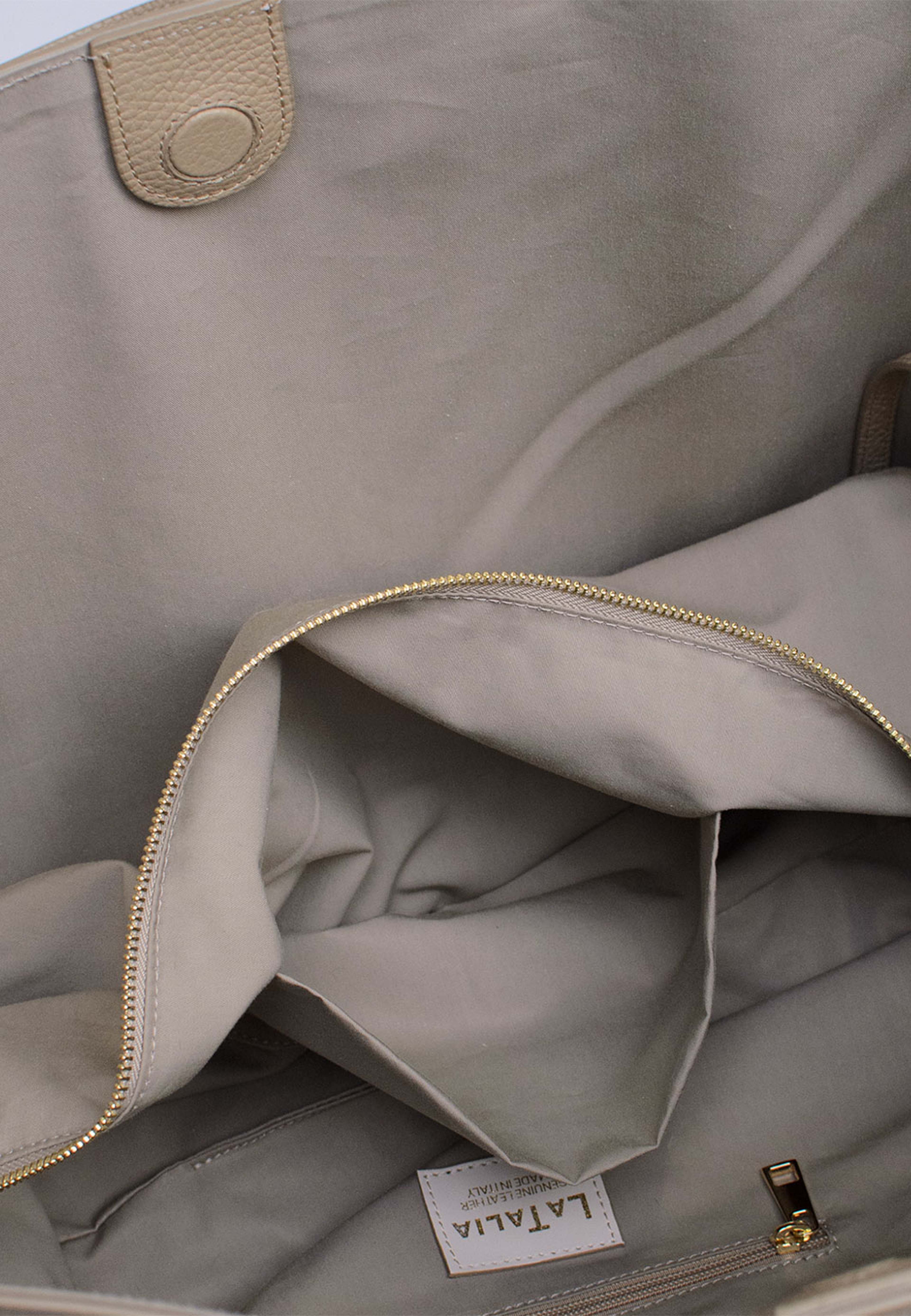 Bolsena Shoppingväska, från LaTalia, i färgen Light Taupe. Klicka för att öppna bilden i stort format