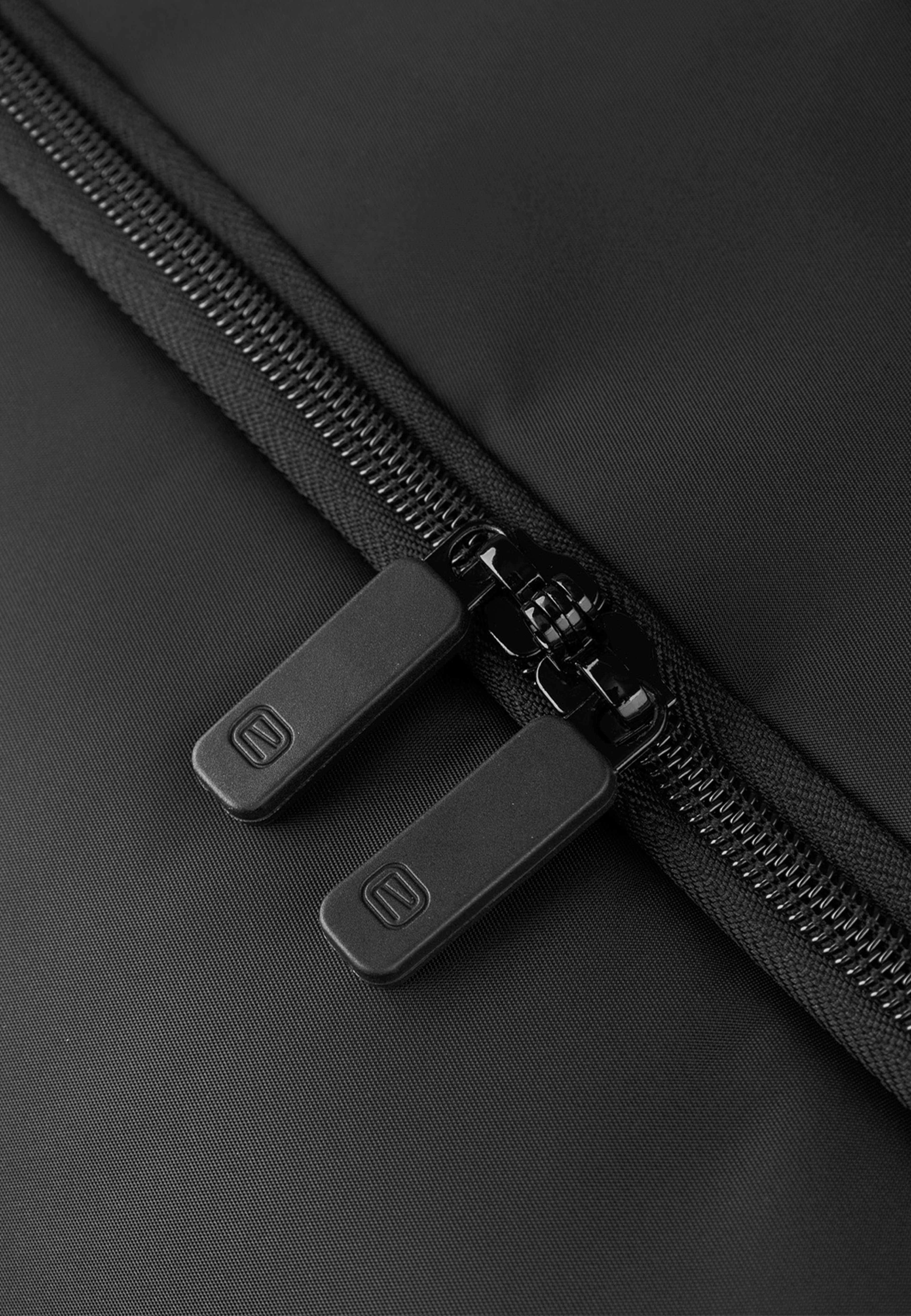 Orbit Resväska 75cm Black, från Epic, i färgen Black. Klicka för att öppna bilden i stort format