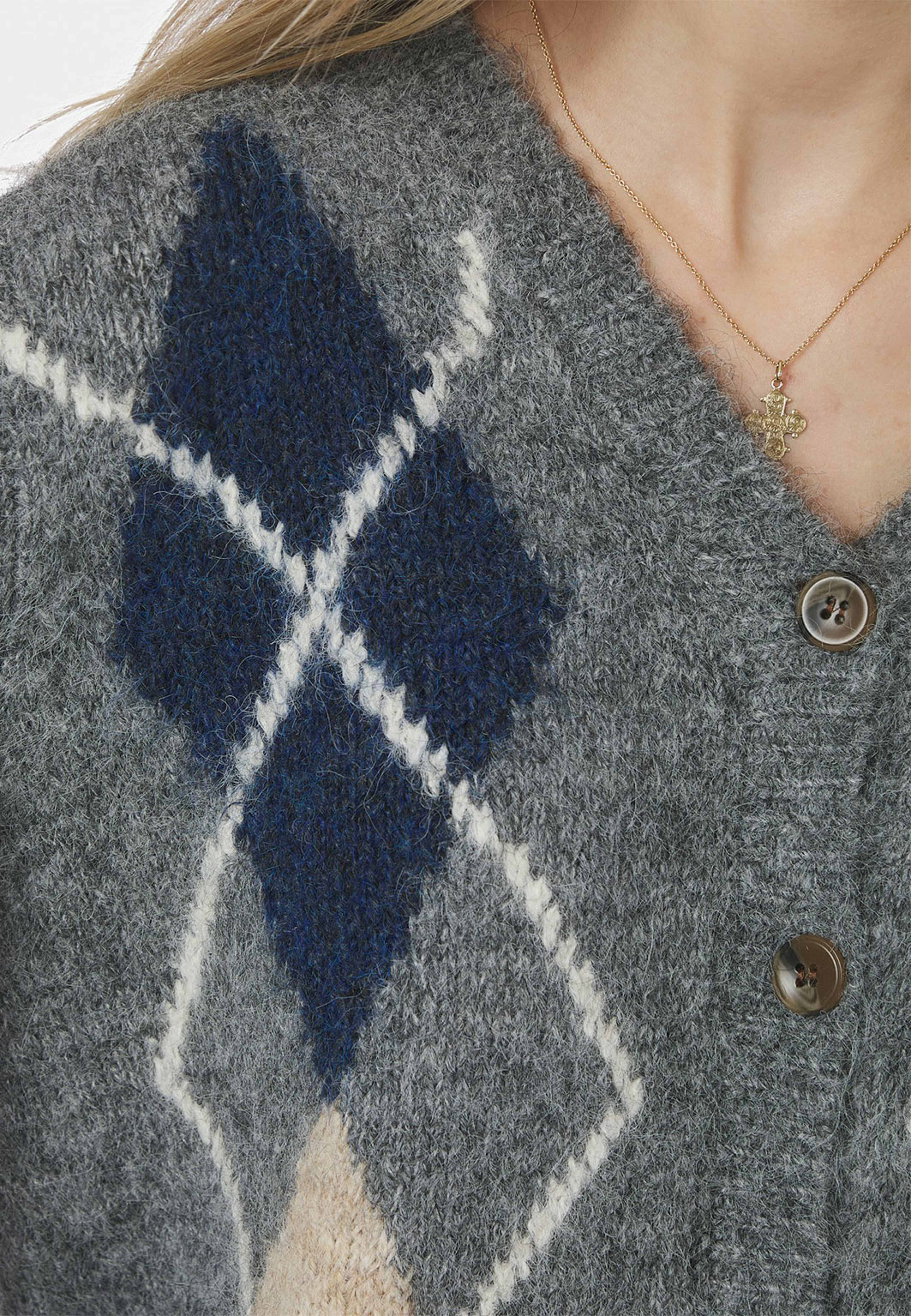 Beleney Small Check Fluff Cardigan, från Neo Noir, i färgen Dark Grey. Klicka för att öppna bilden i stort format