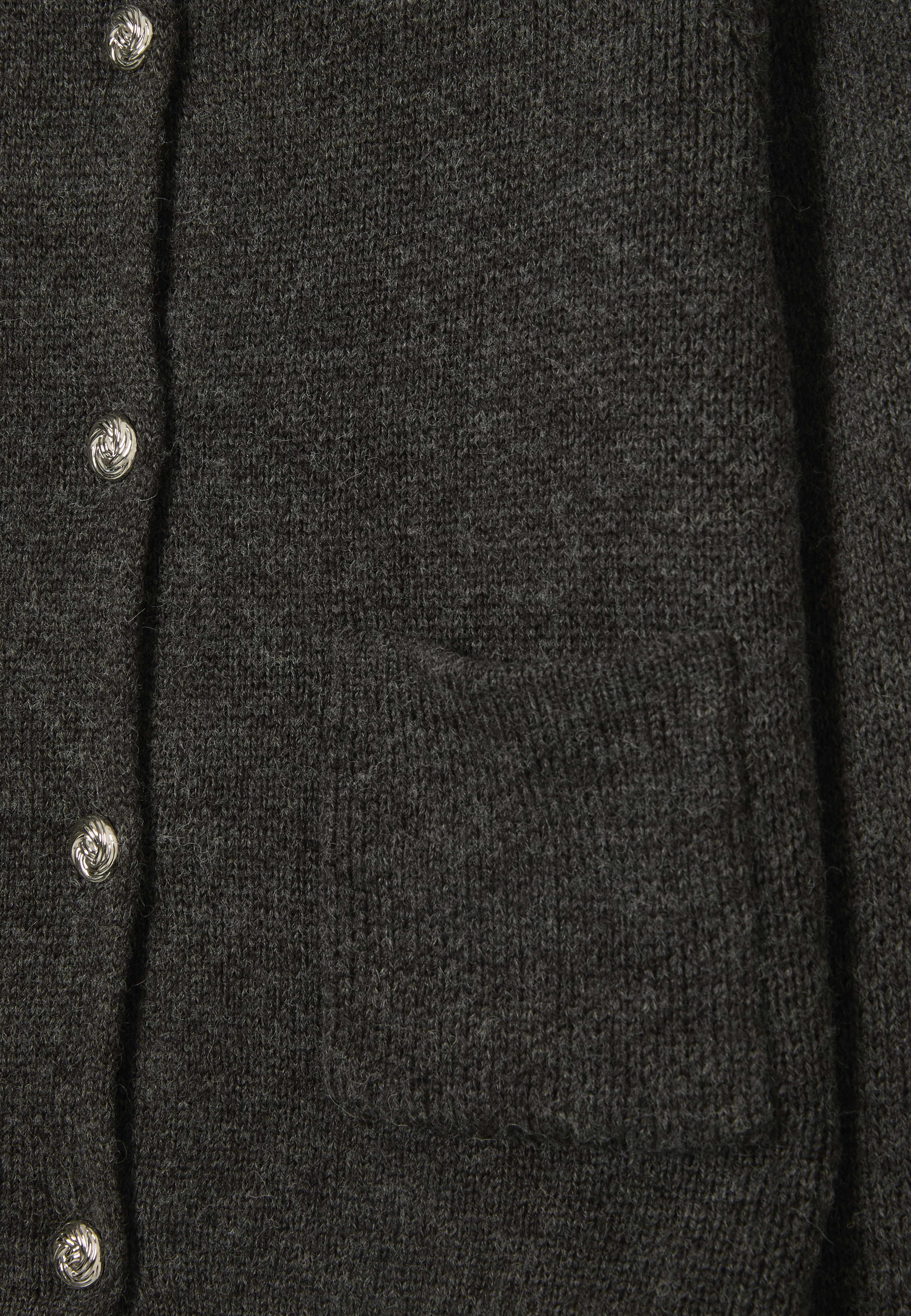 Elbie Silverbutton Knit Cardigan, från Neo Noir, i färgen Antracit. Klicka för att öppna bilden i stort format