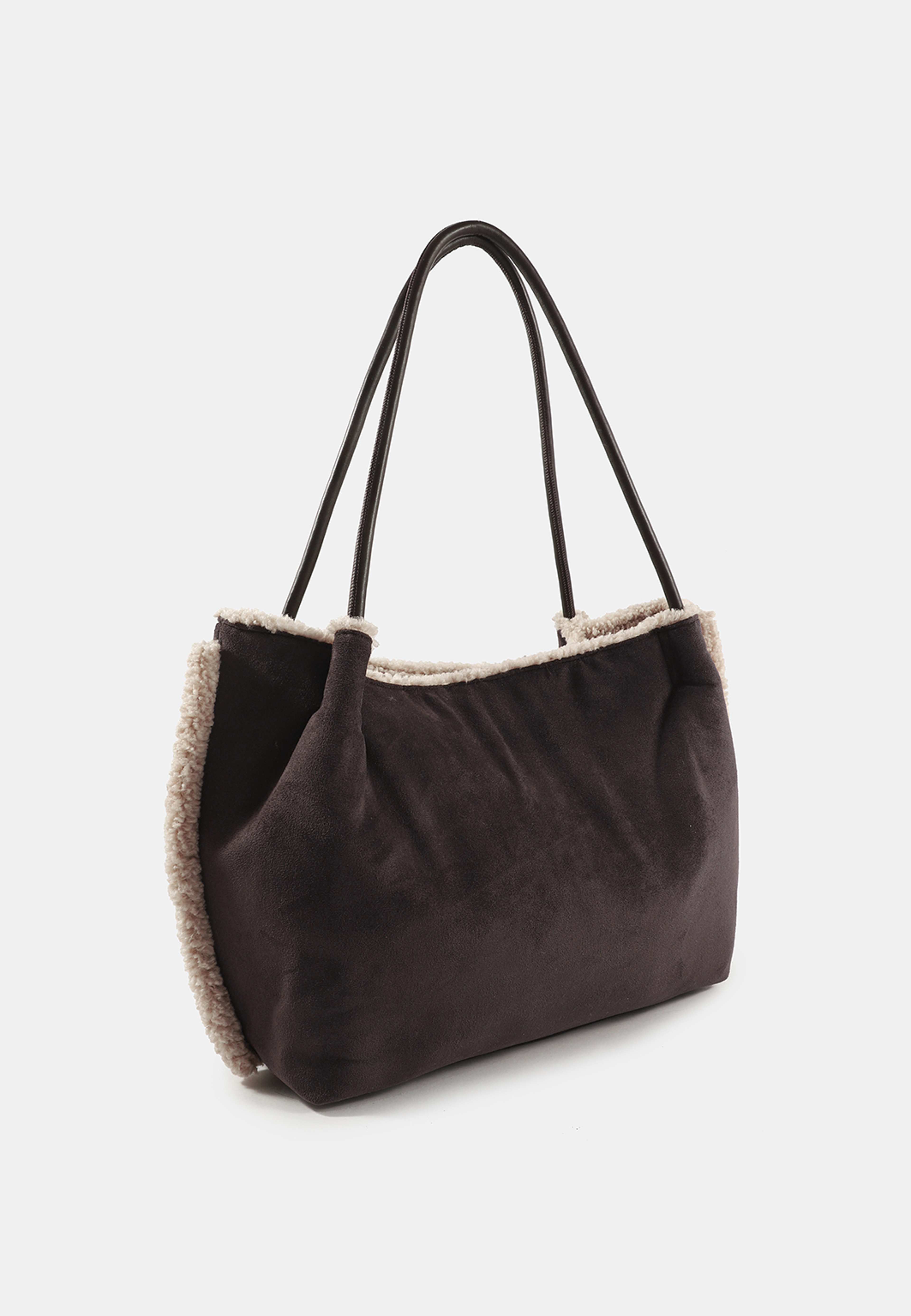Totebag GIGI, från Å WOMAN, i färgen Dark Brown. Klicka för att öppna bilden i stort format