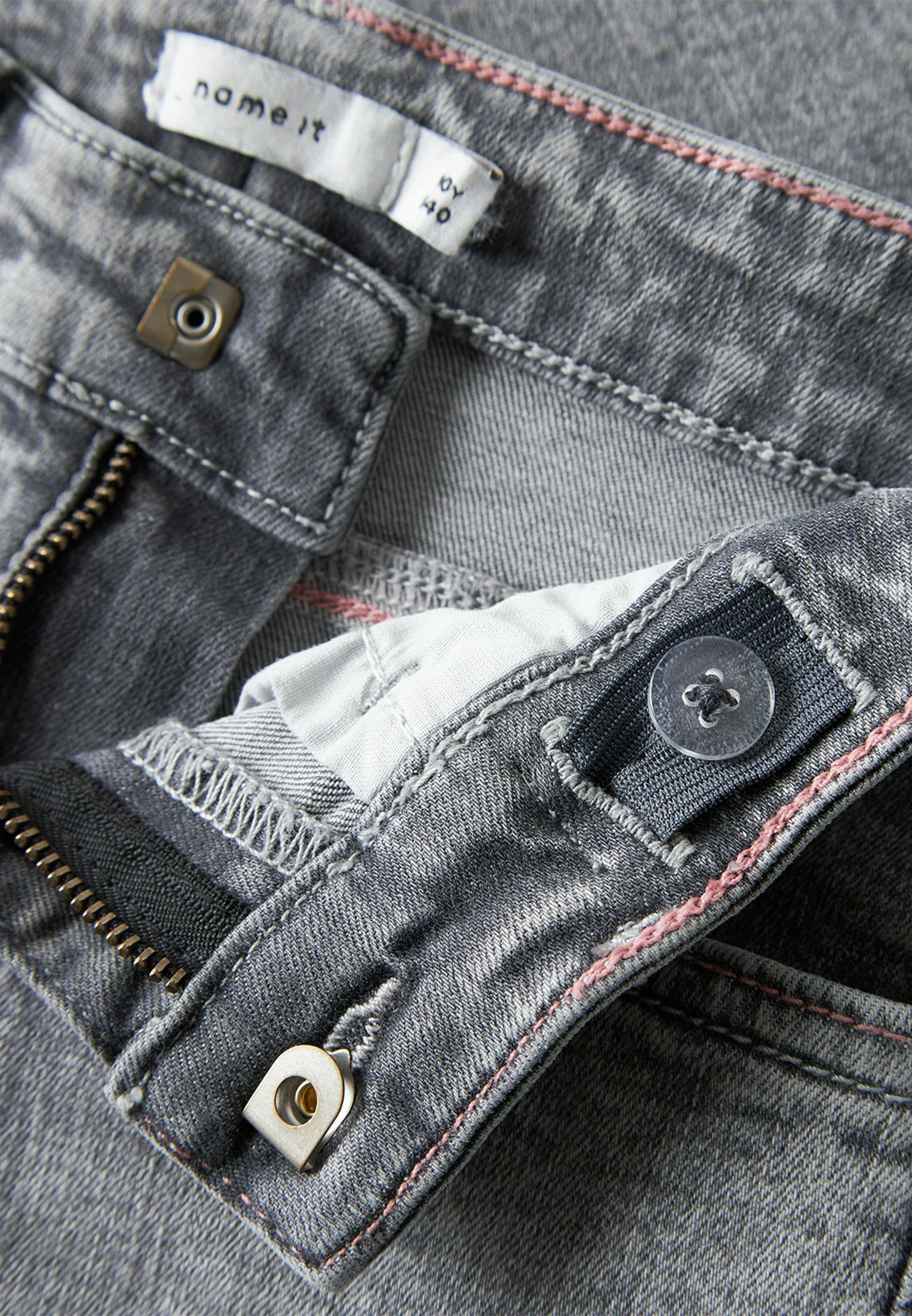 Polly Skinny Boot Jeans 8245-Md, från Name It, i färgen Medium Grey Denim. Klicka för att öppna bilden i stort format