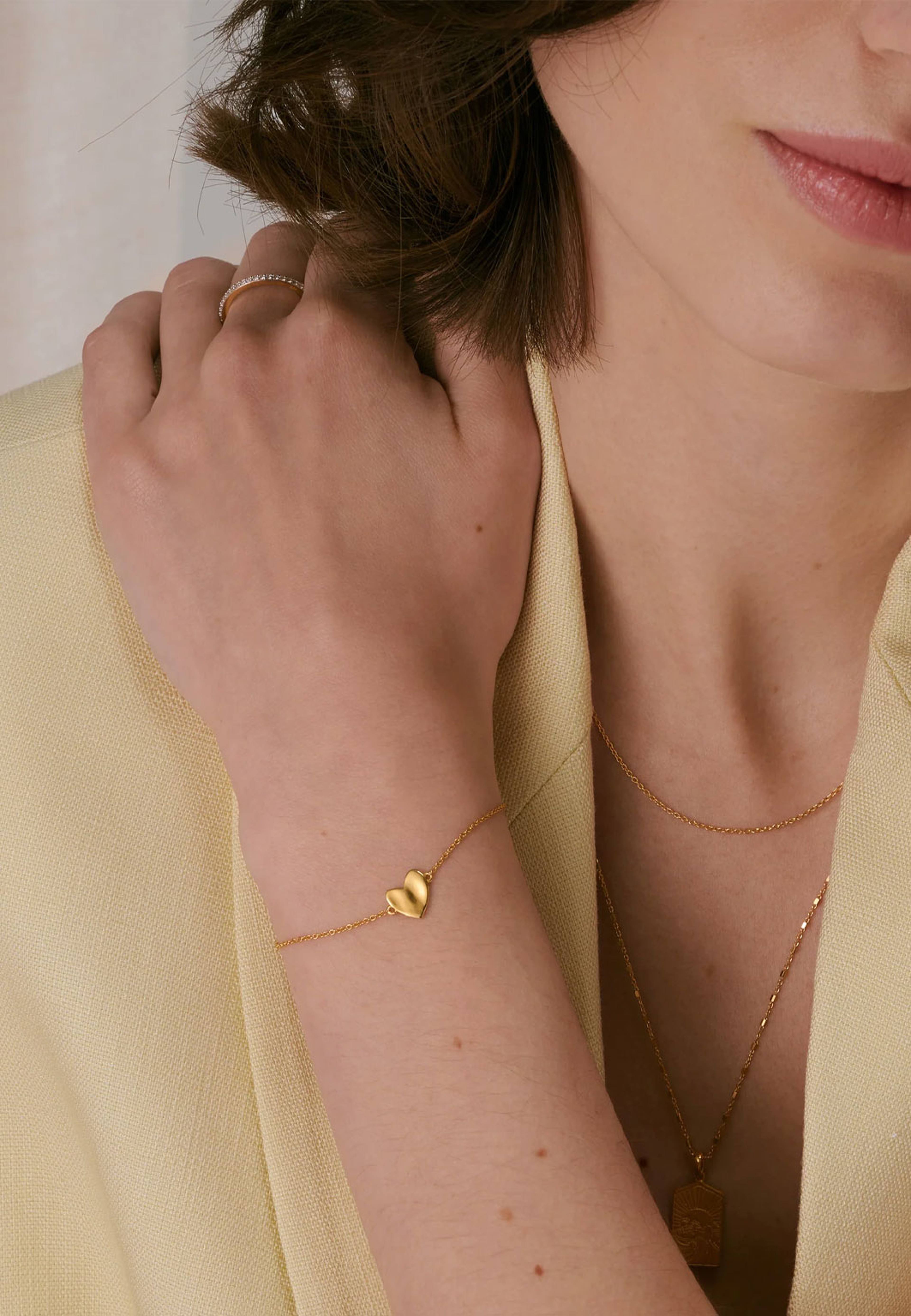 Friends Heart Bracelet, från Syster P, i färgen Gold. Klicka för att öppna bilden i stort format