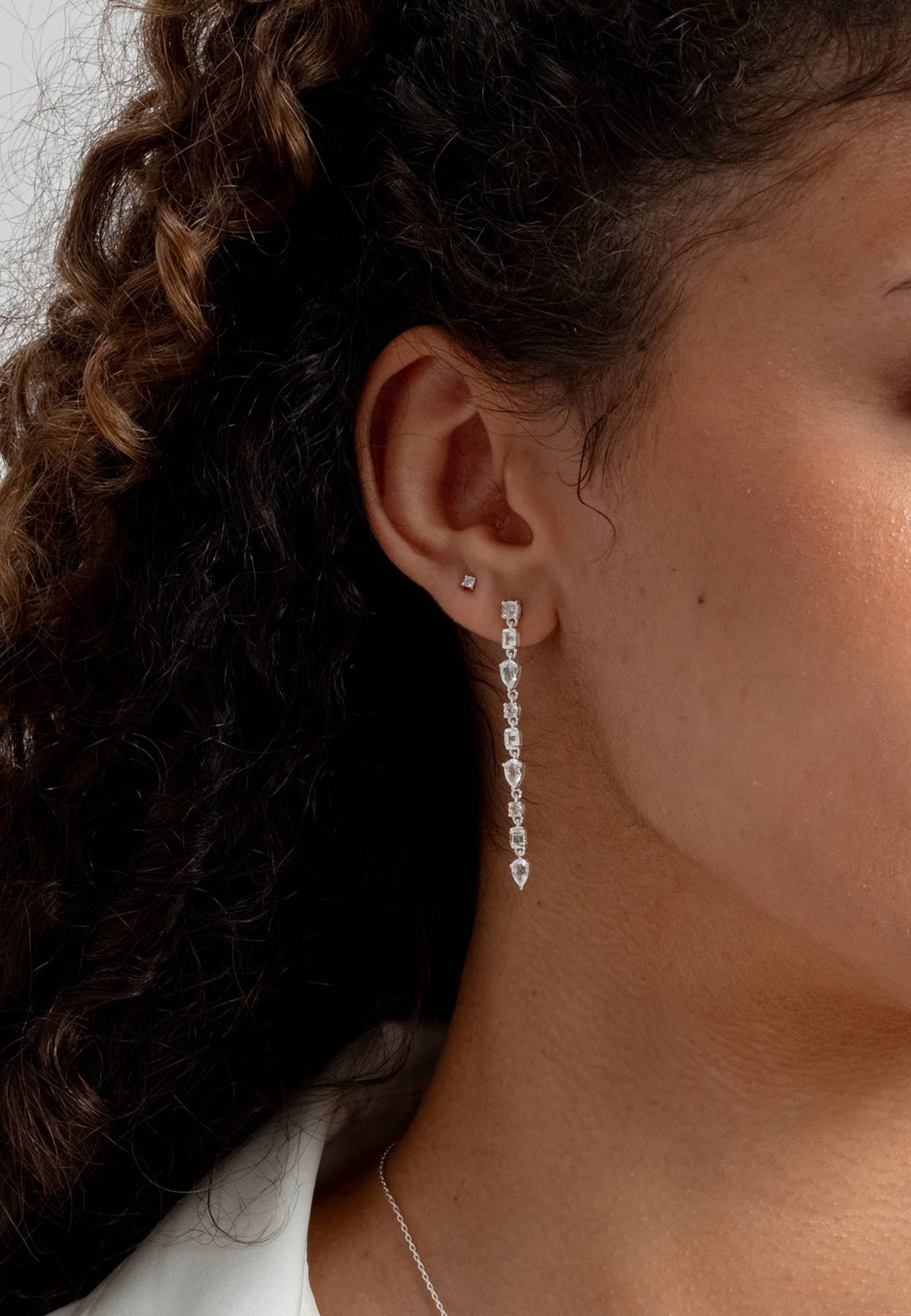 Pam Long Earrings, från Syster P, i färgen Silver. Klicka för att öppna bilden i stort format