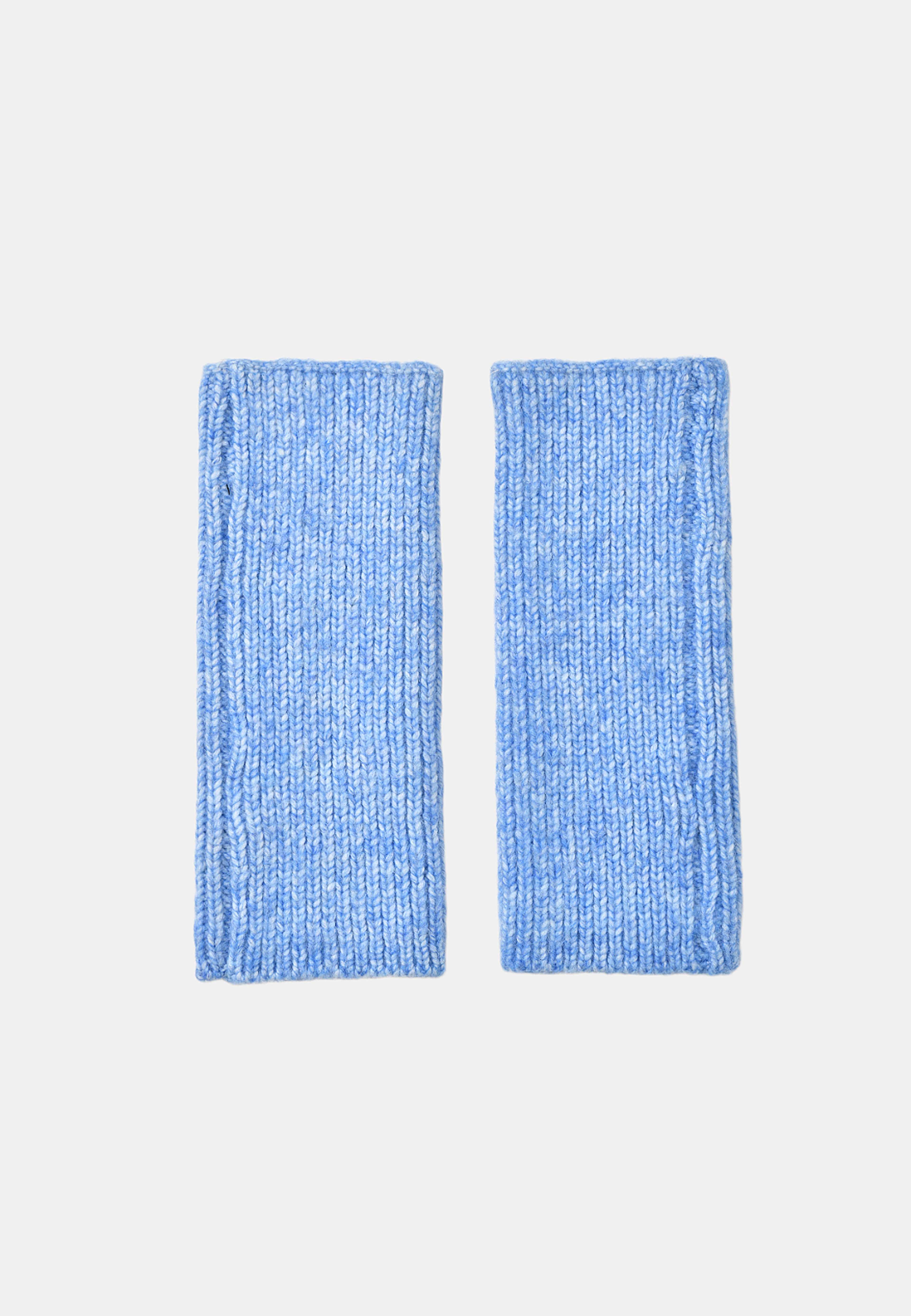 Ribbstickade handledsvärmare ANNIE, från Å WOMAN, i färgen Blue. Klicka för att öppna bilden i stort format