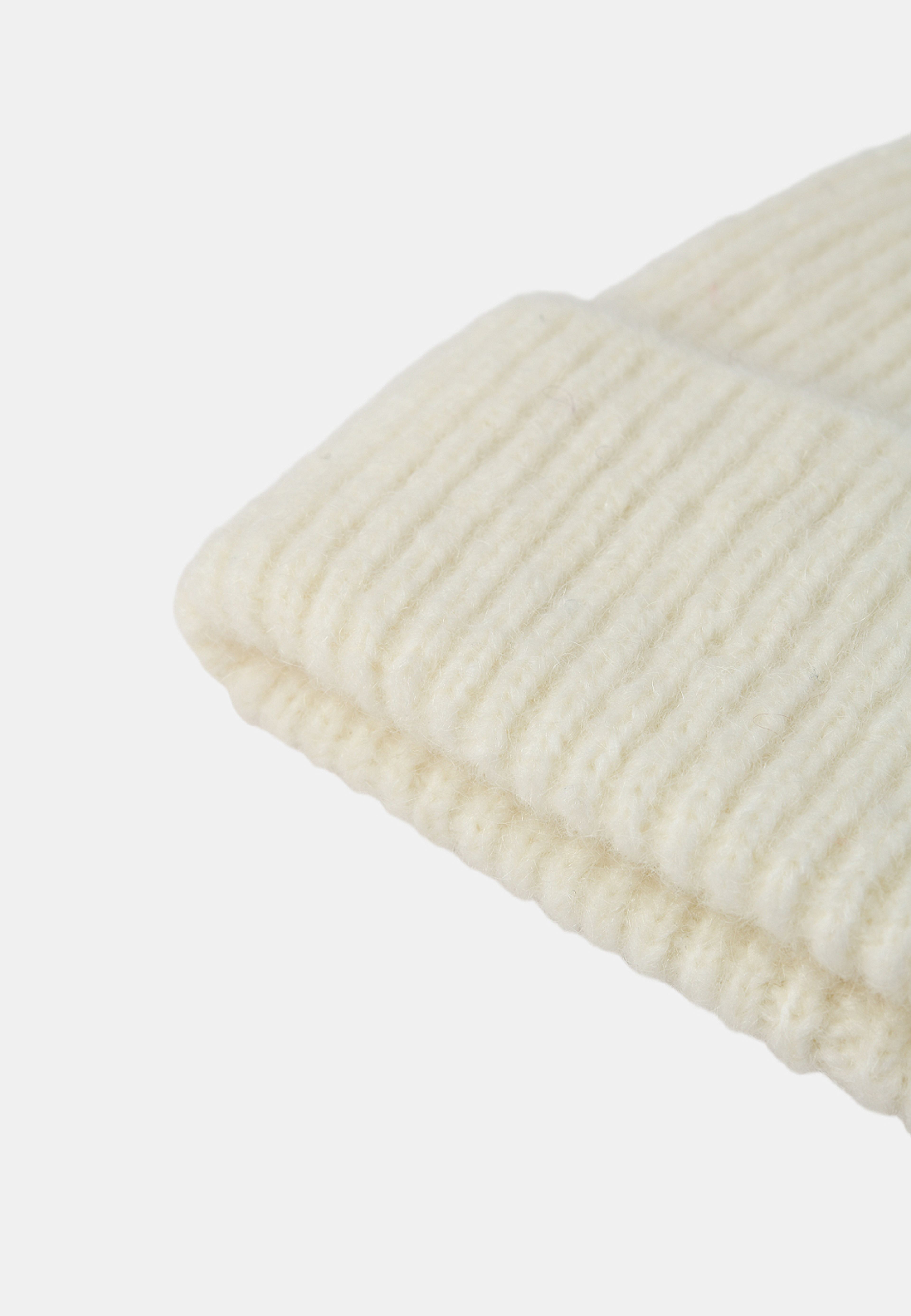 Mössa i ull- och mohairmix ELSY, från Wera, i färgen White. Klicka för att öppna bilden i stort format