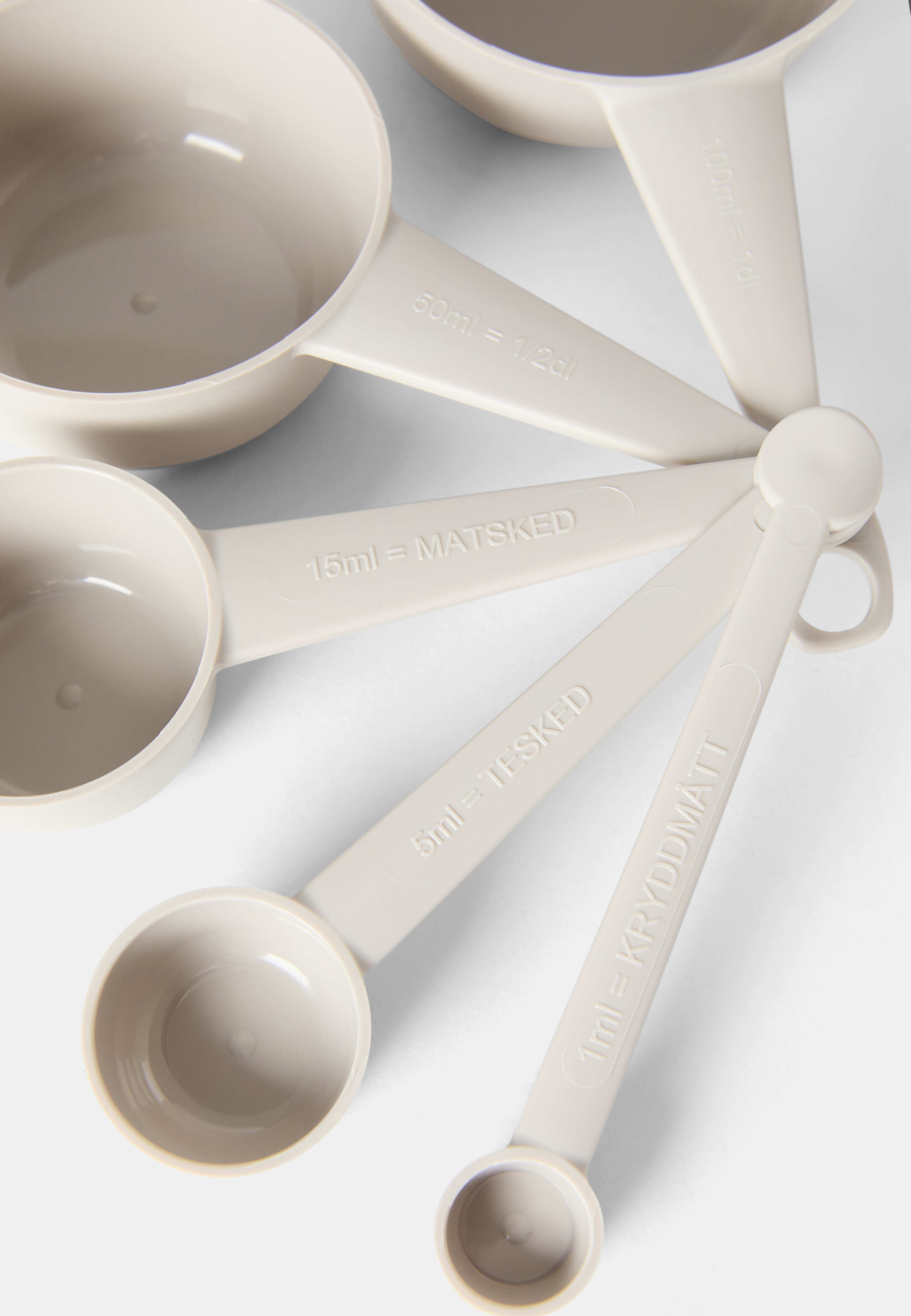 Måttsats BISTRO, från Åhléns Home, i färgen Beige. Klicka för att öppna bilden i stort format