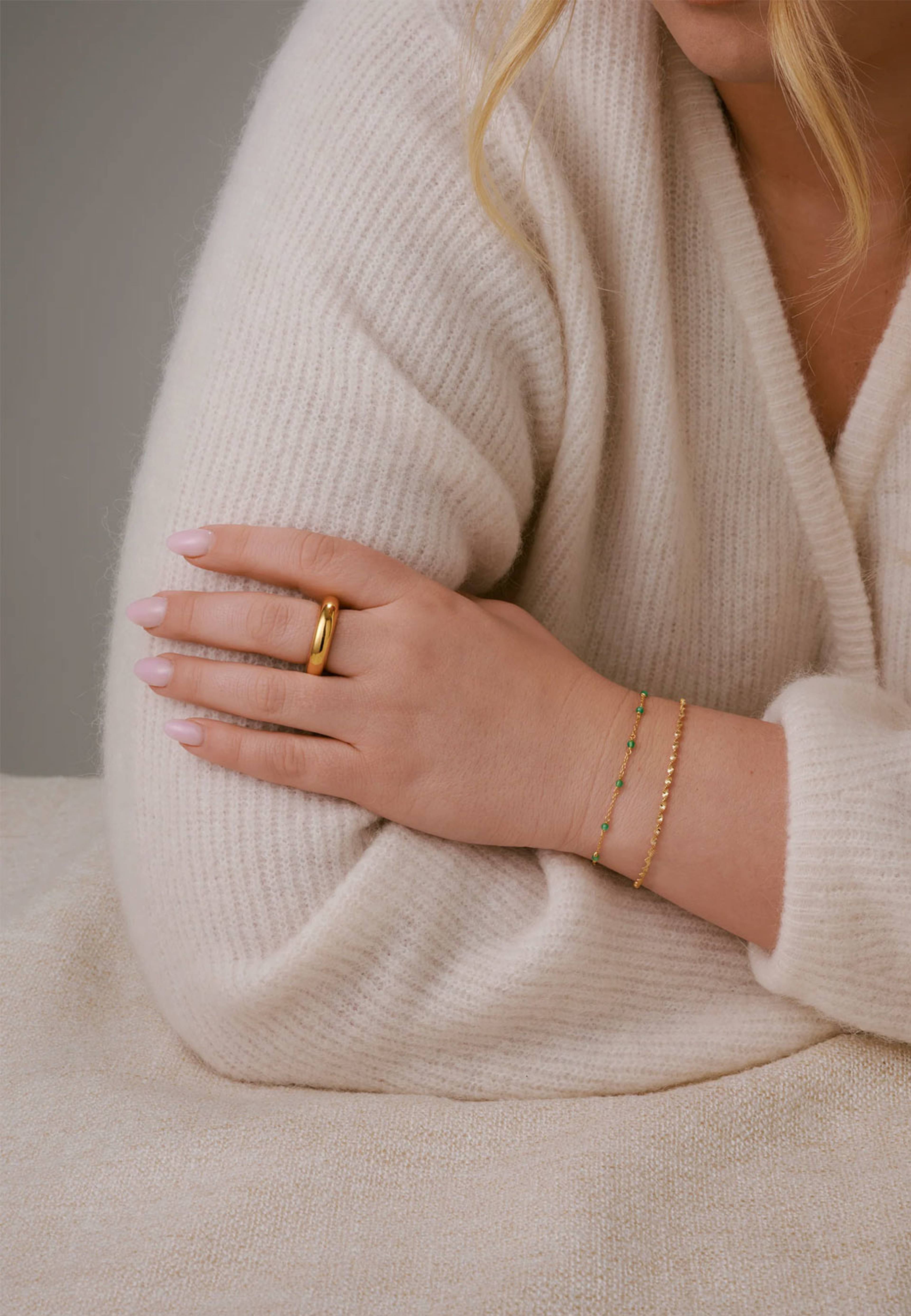 Herringbone Twisted Bracelet, från Syster P, i färgen Gold. Klicka för att öppna bilden i stort format