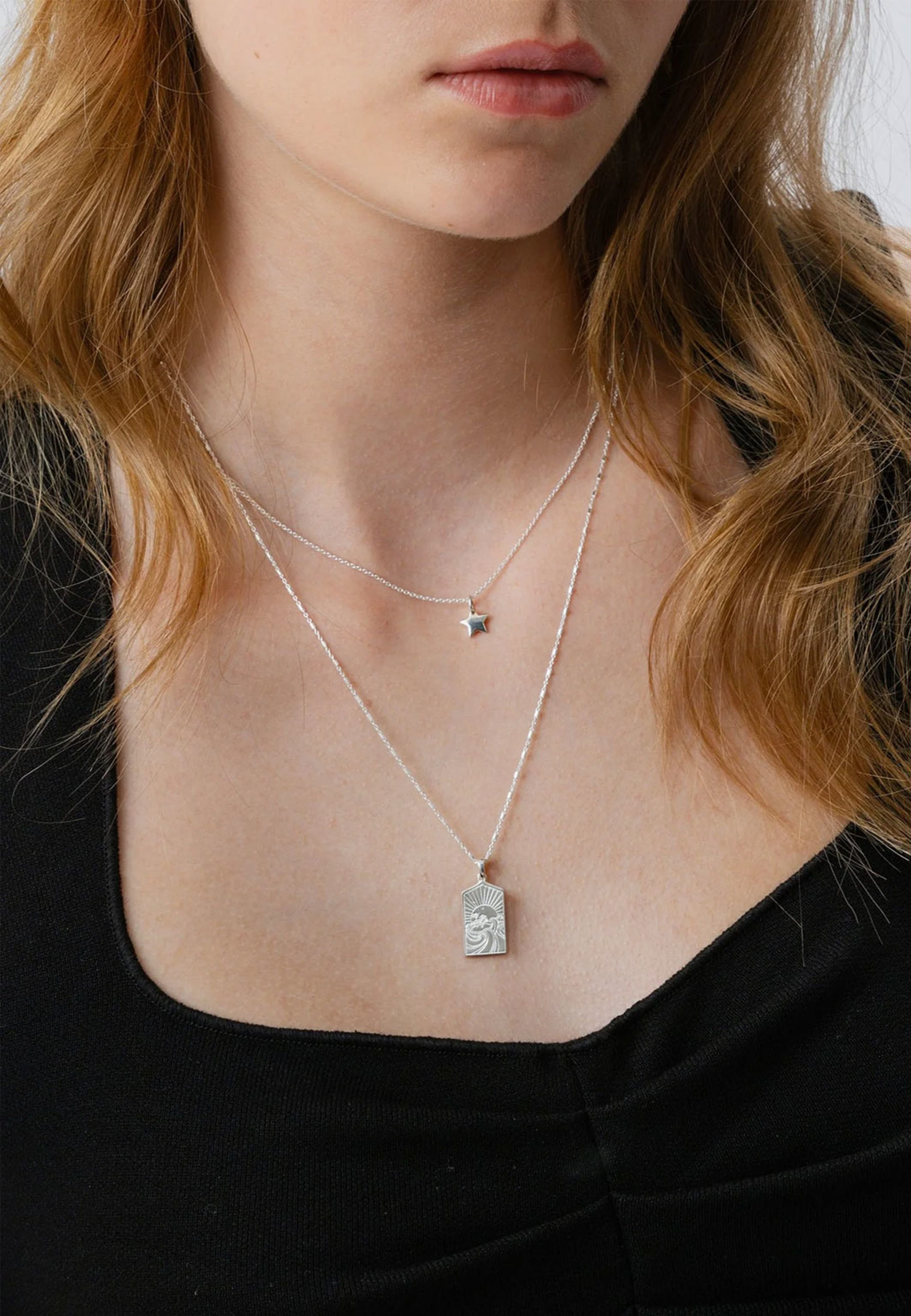 Beloved Short Oval Chain Necklace, från Syster P, i färgen Silver. Klicka för att öppna bilden i stort format