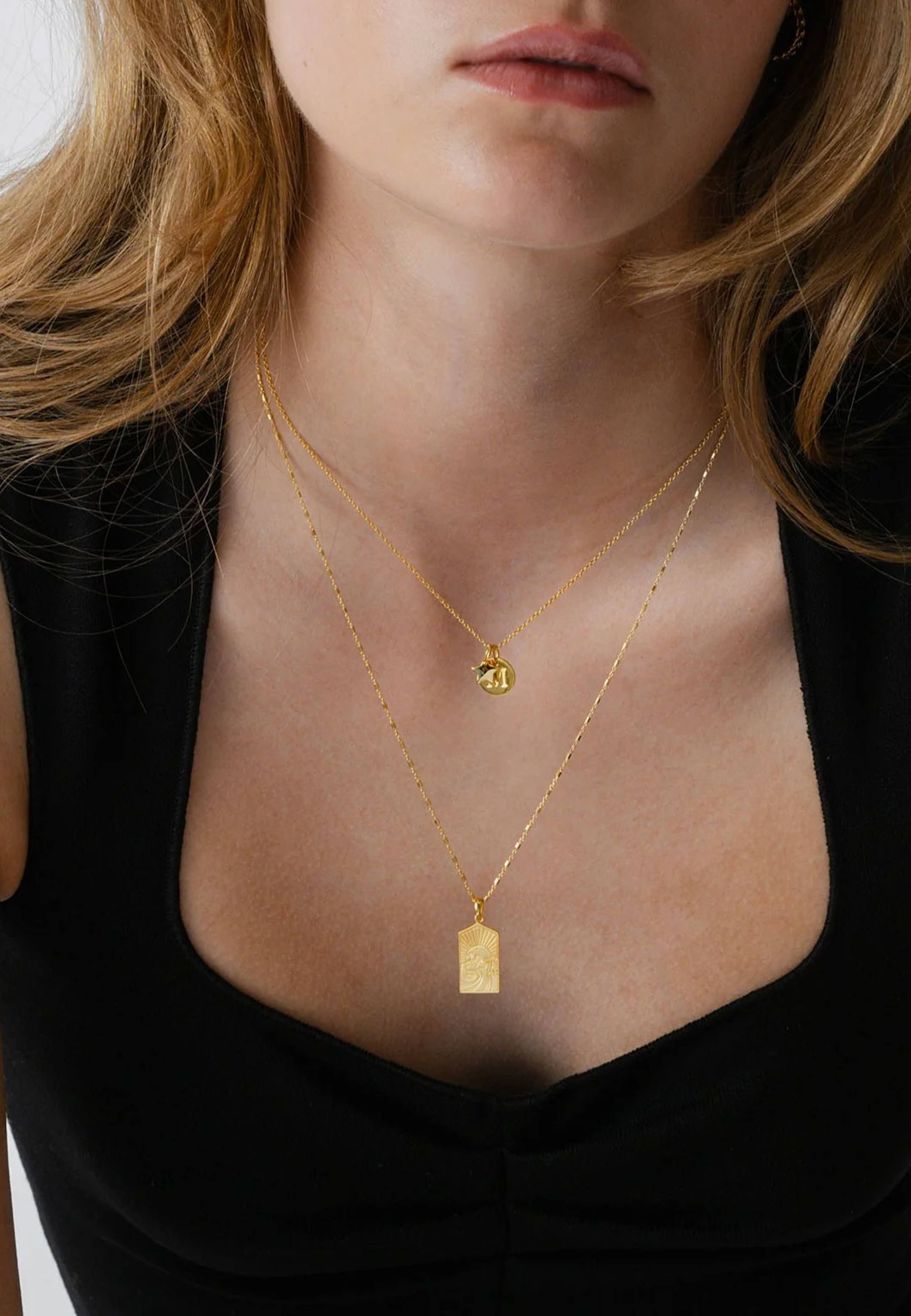 Beloved Short Oval Chain Necklace, från Syster P, i färgen Gold. Klicka för att öppna bilden i stort format
