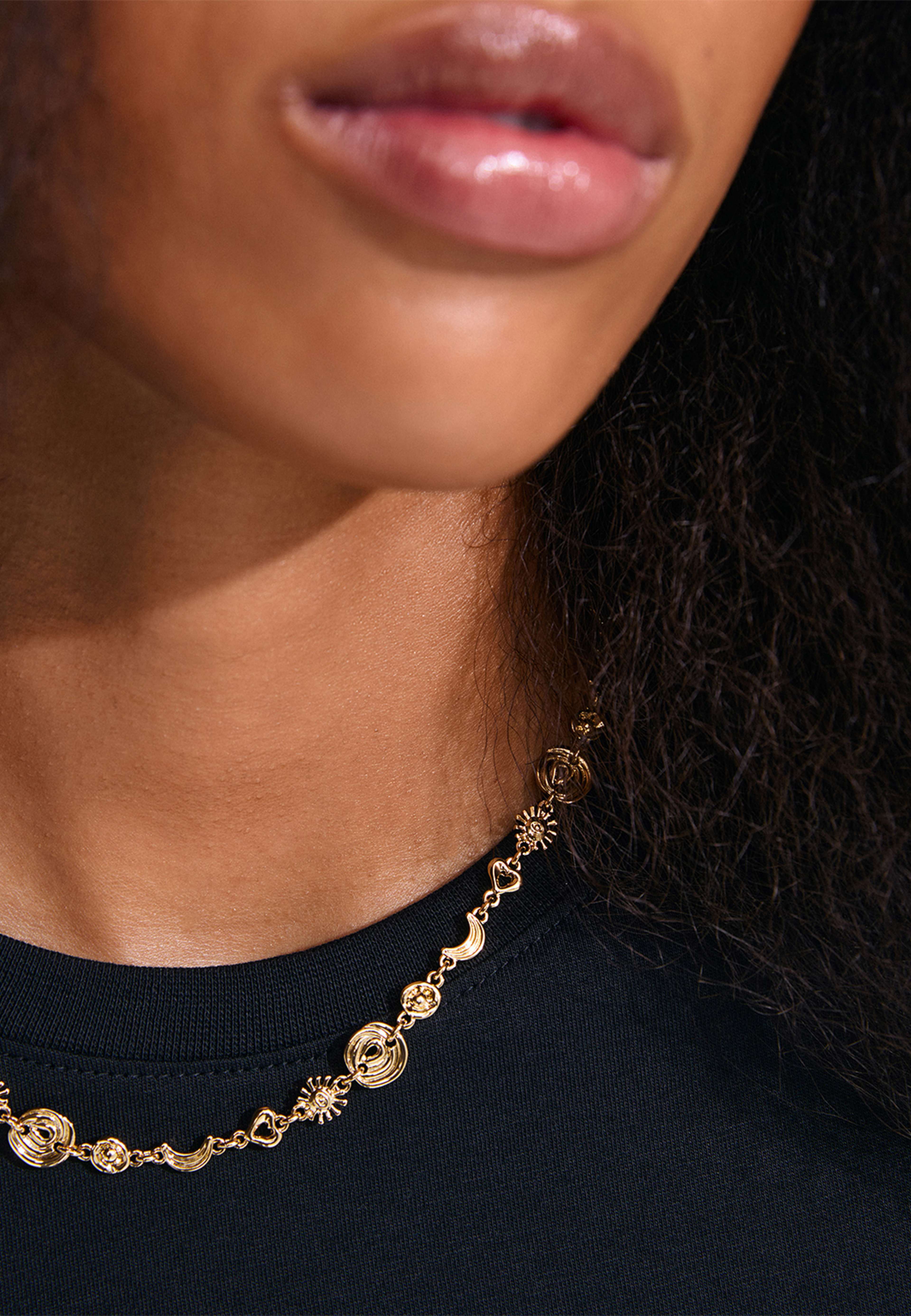 MISHA necklace gold-plated, från Pilgrim, i färgen Gold Plated. Klicka för att öppna bilden i stort format