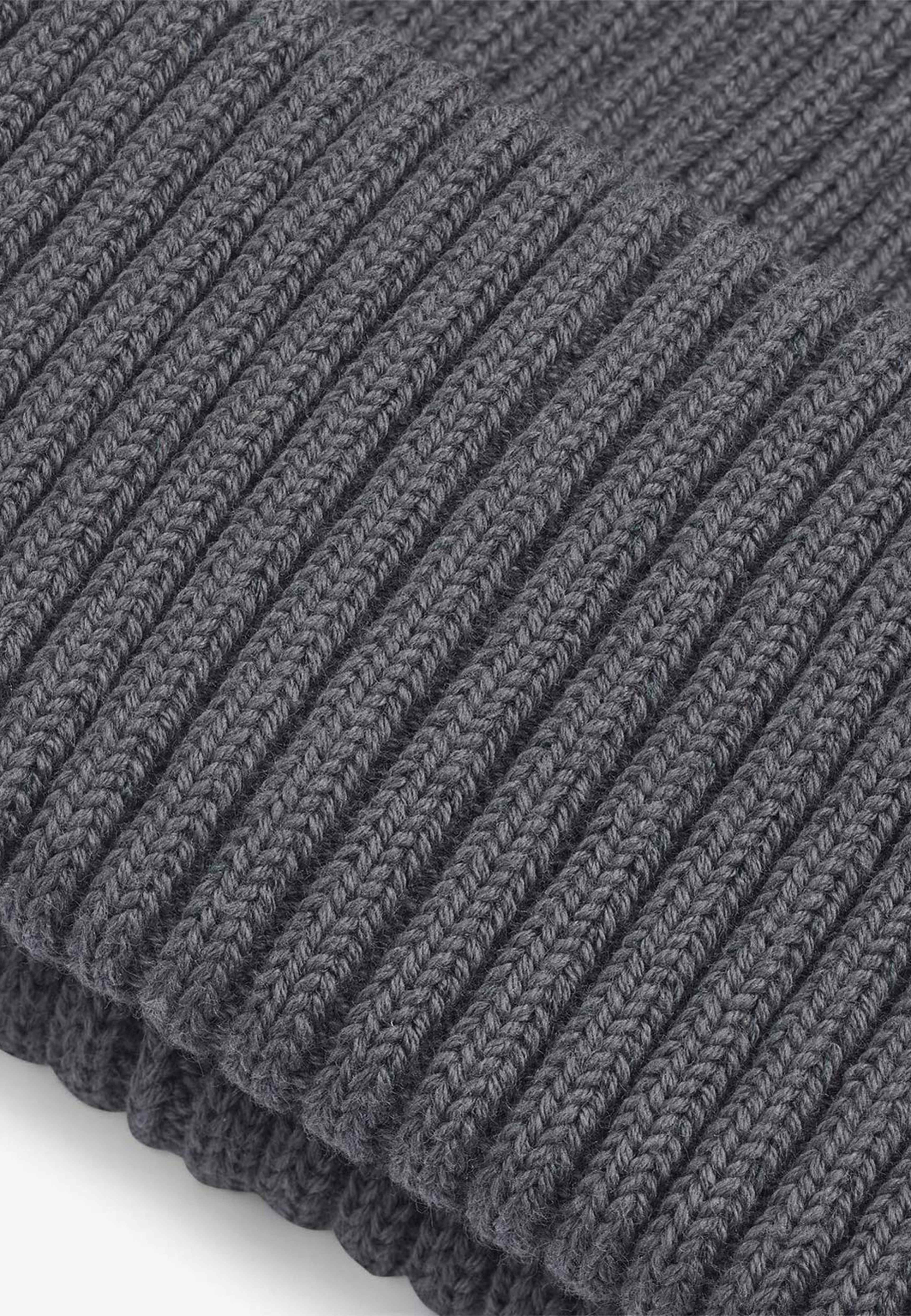 Elton Beanie, från Upfront, i färgen Dk Grey. Klicka för att öppna bilden i stort format
