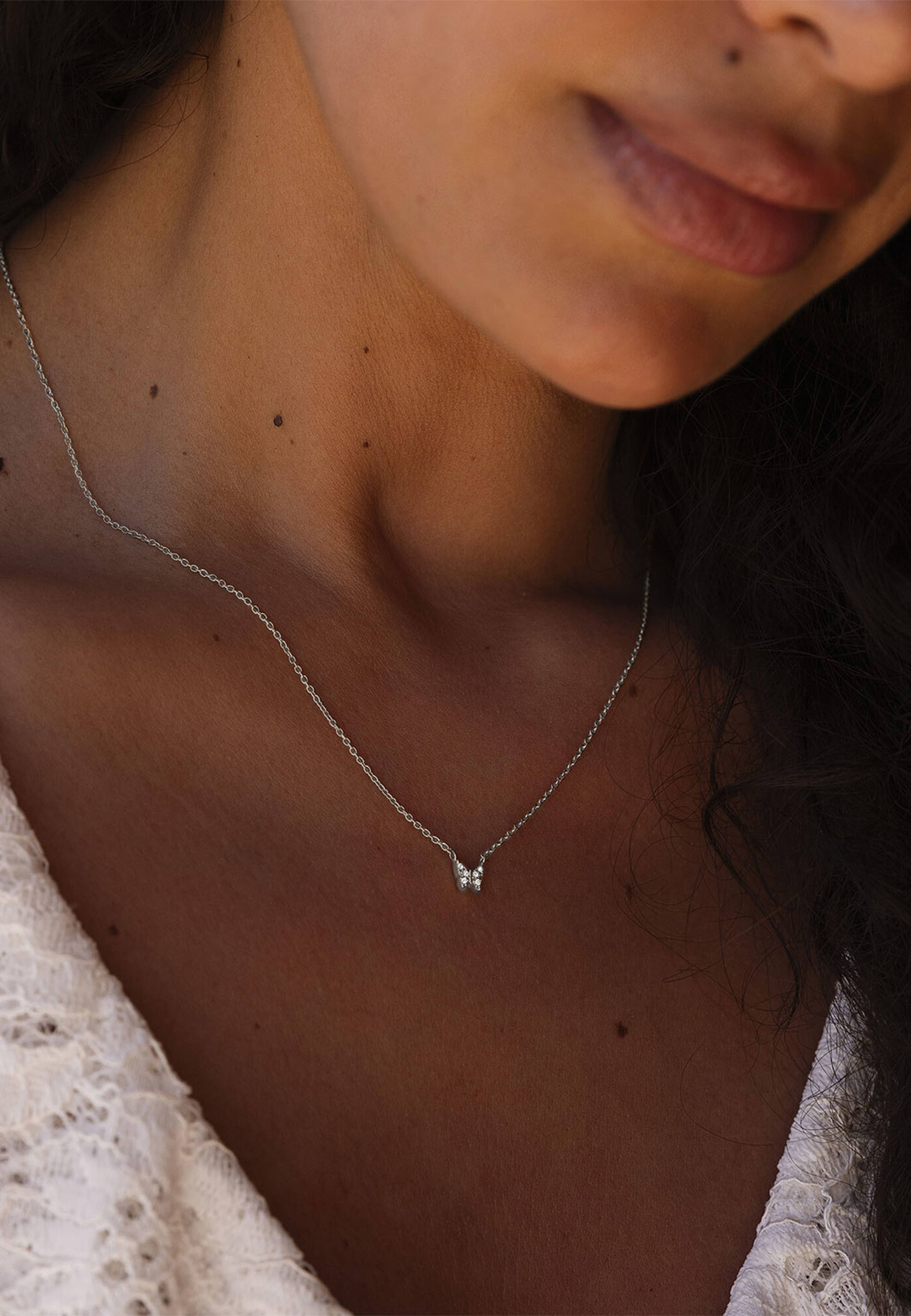Butterfly Steel Necklace, från Mockberg, i färgen Steel. Klicka för att öppna bilden i stort format