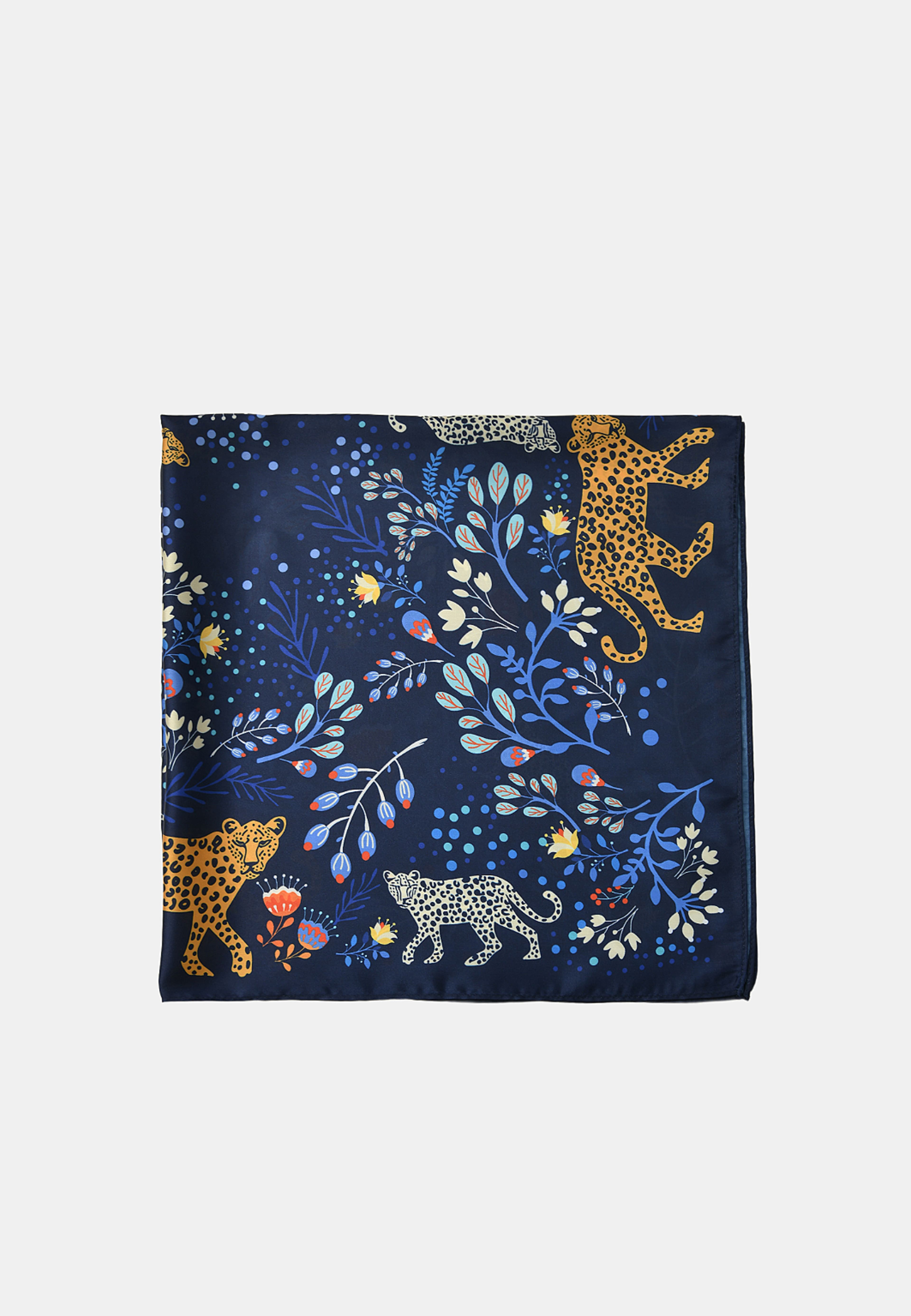 Scarf SIV, från Å WOMAN, i färgen Blue. Klicka för att öppna bilden i stort format