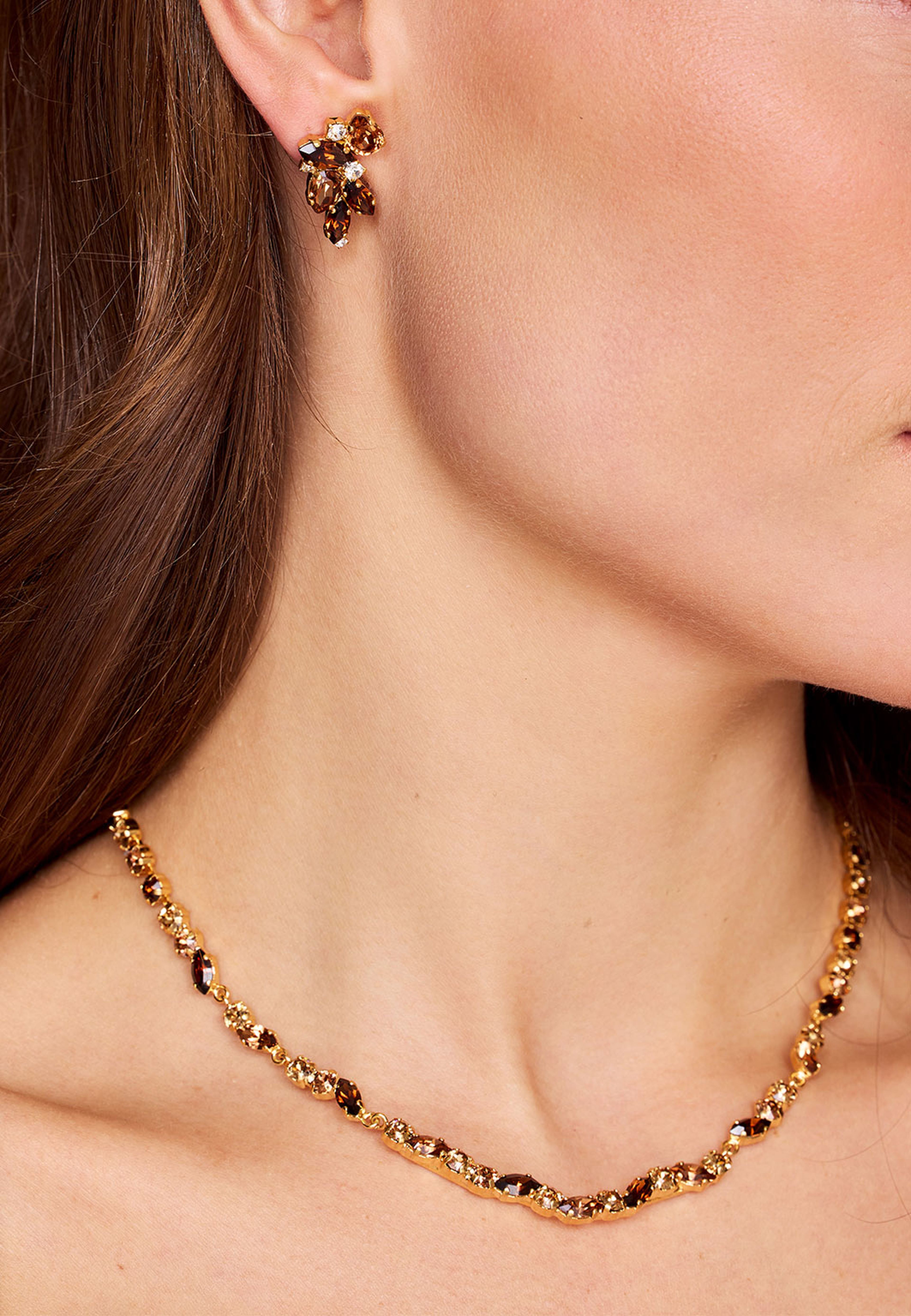 Demi Earrings, från Caroline Svedbom, i färgen Gold. Klicka för att öppna bilden i stort format