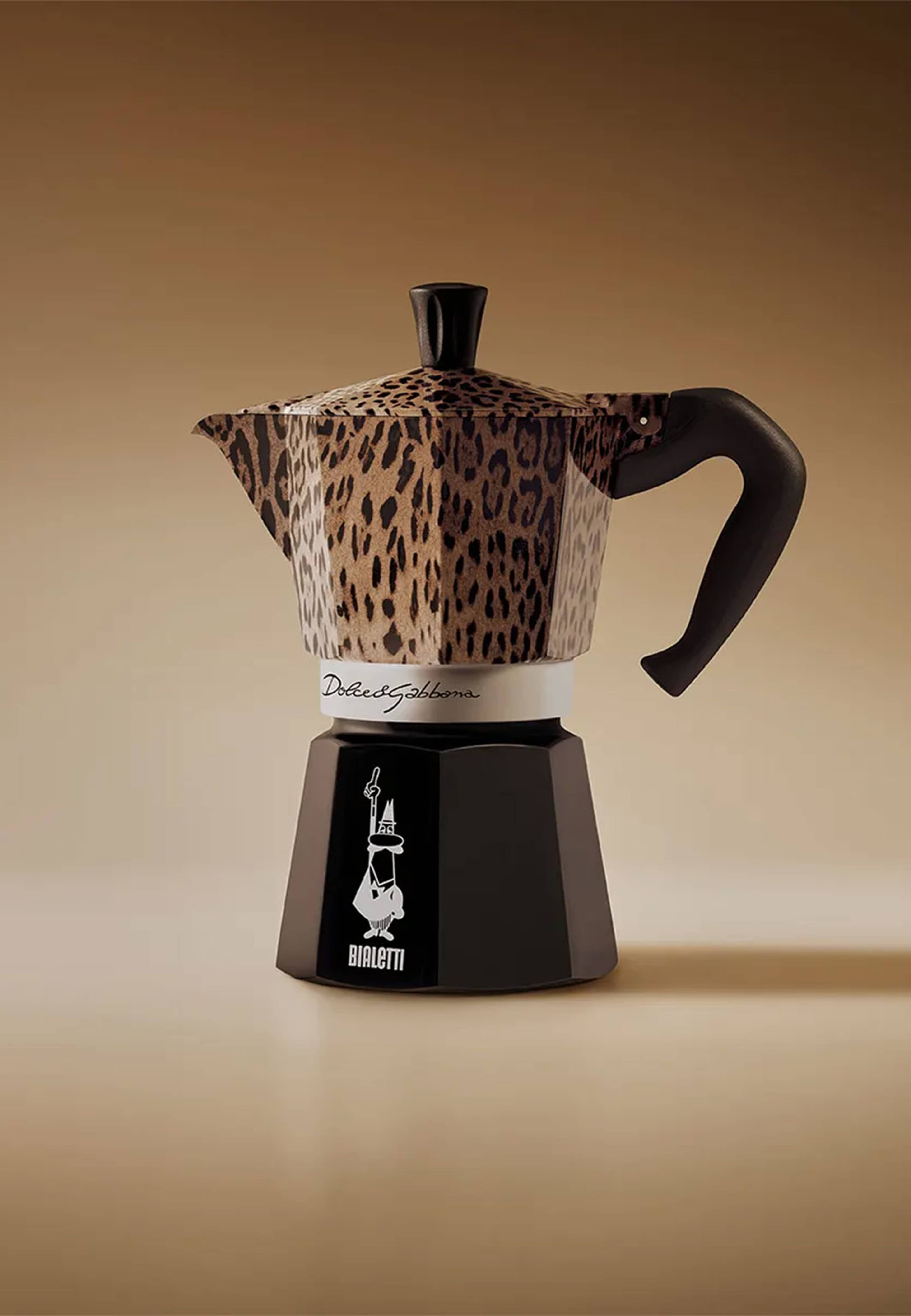 Bialetti X Dolce&Gabbana Leopardo Moka Express, från Bialetti, i färgen Black/Brown. Klicka för att öppna bilden i stort format