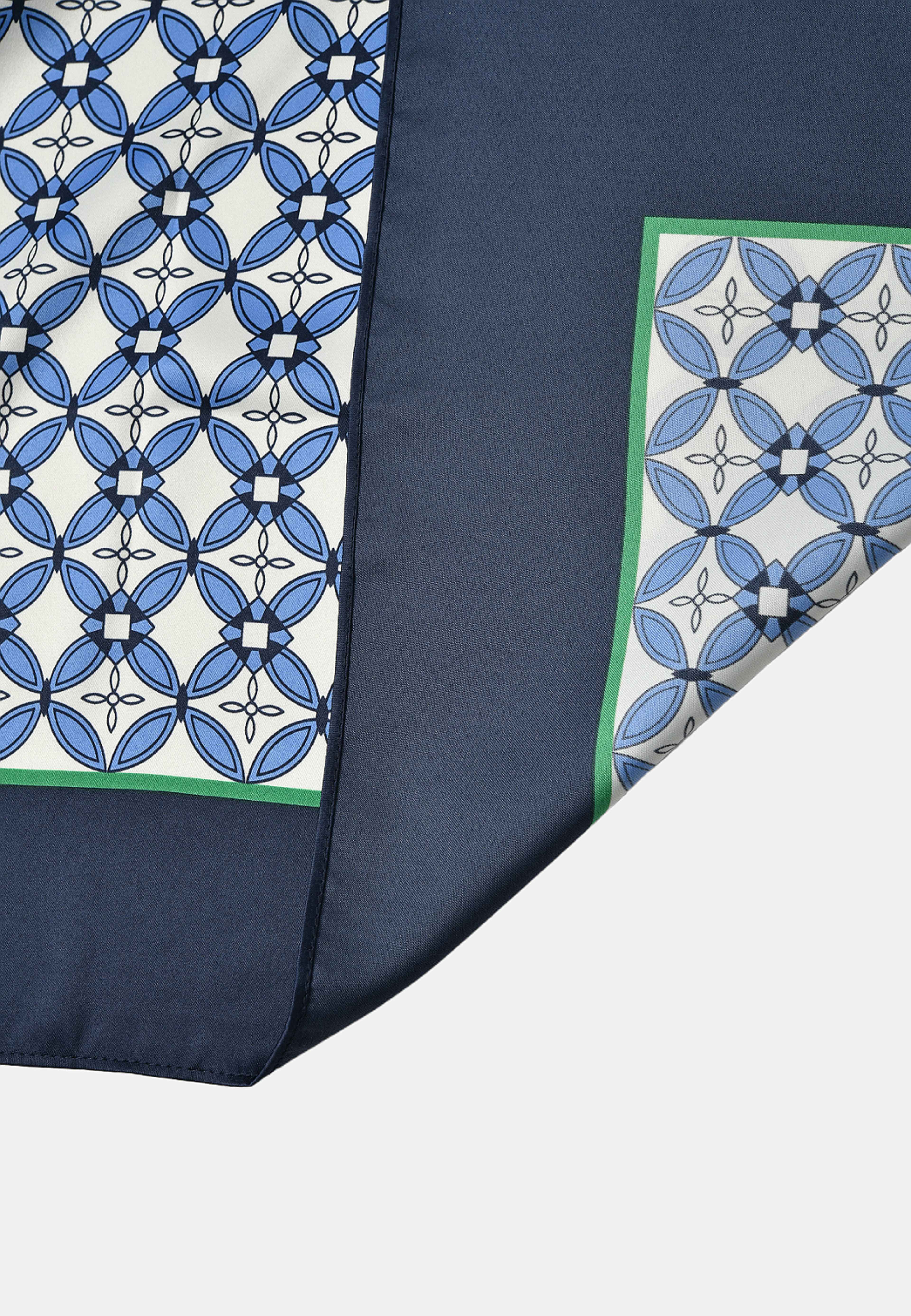 Scarf MONA, från Wera, i färgen Blue Print. Klicka för att öppna bilden i stort format