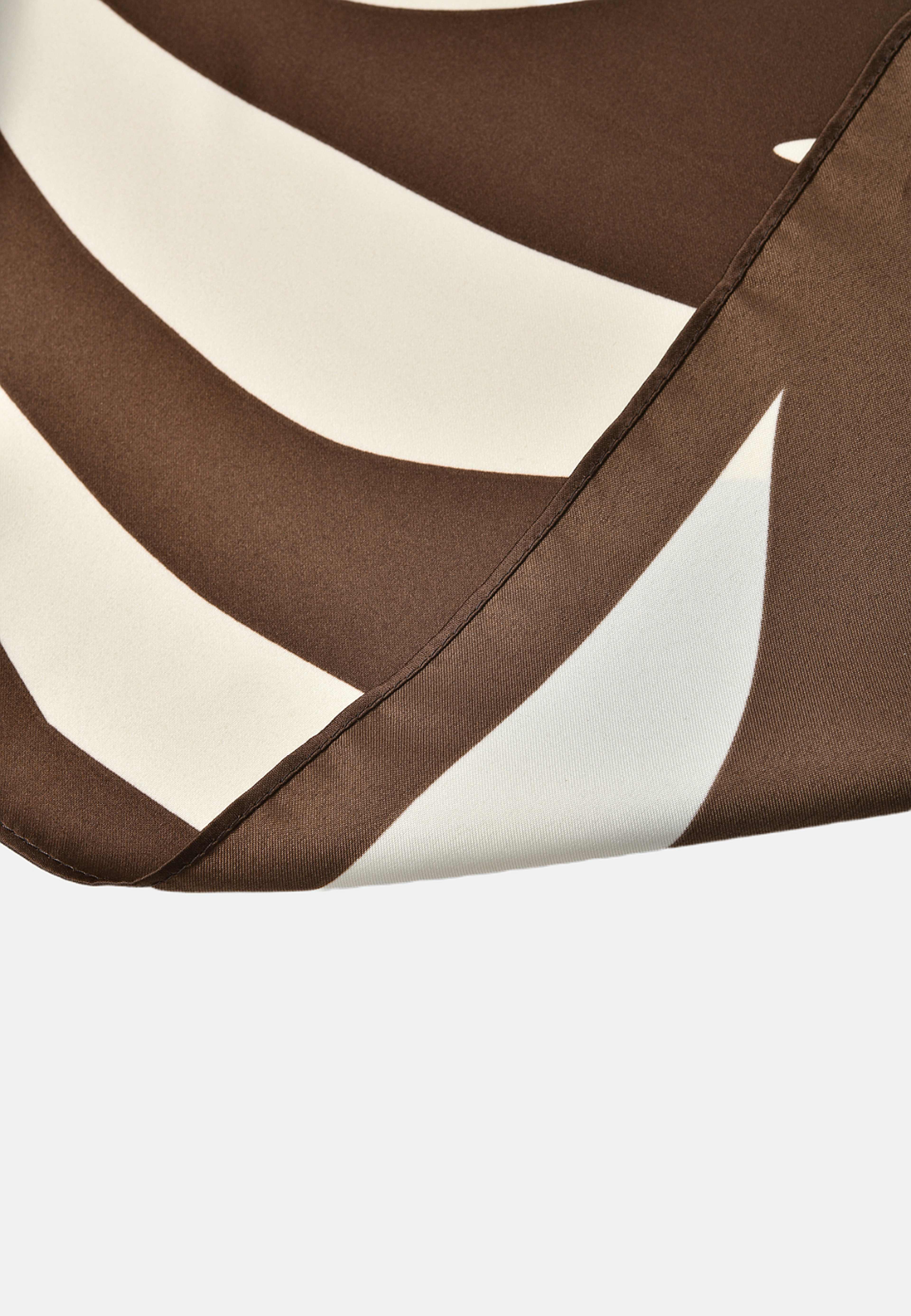 Scarf MONA, från Wera, i färgen Brown Print. Klicka för att öppna bilden i stort format