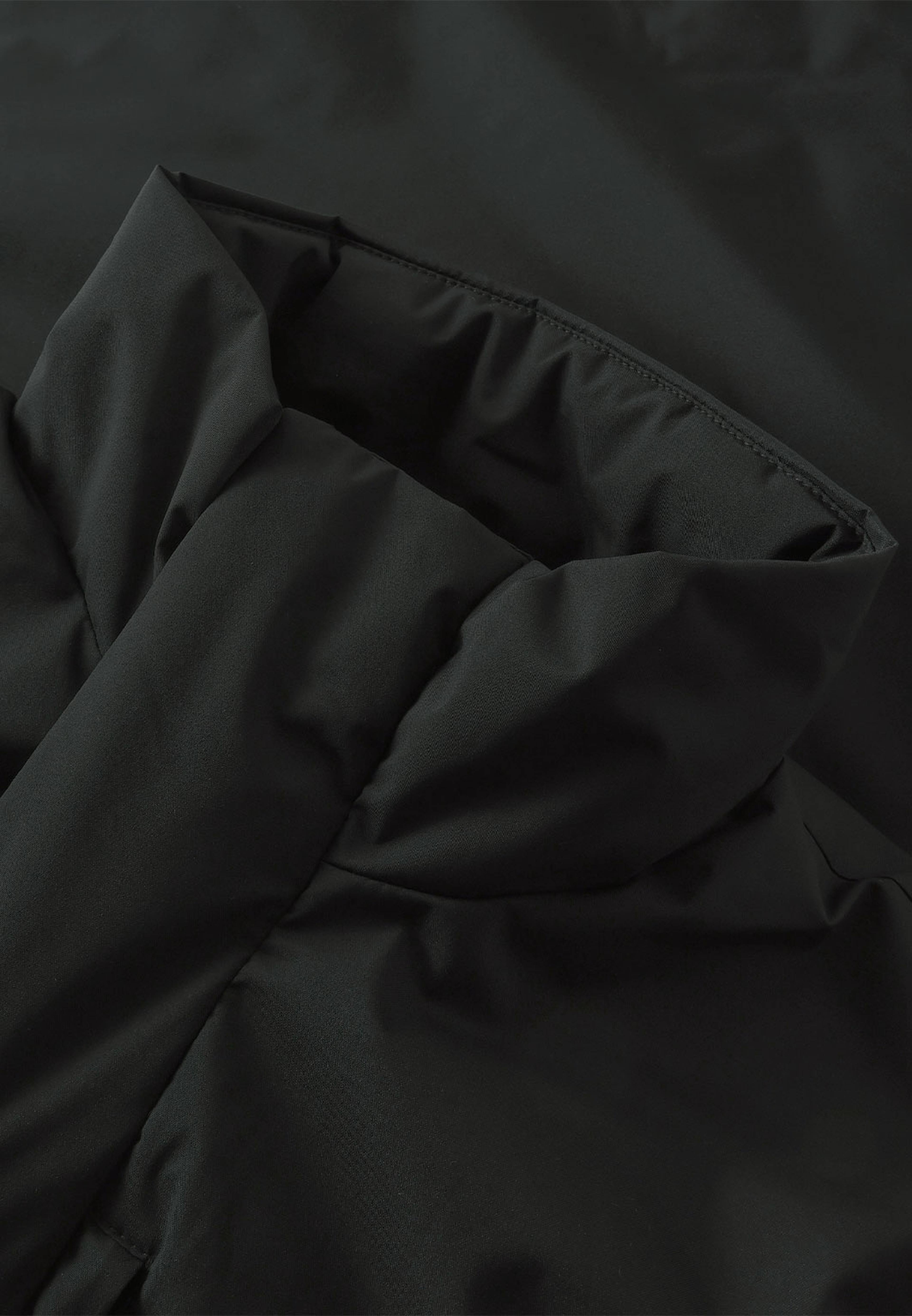 Soft Shell Jacket, från Knowledge Cotton Apparel, i färgen Black Jet. Klicka för att öppna bilden i stort format