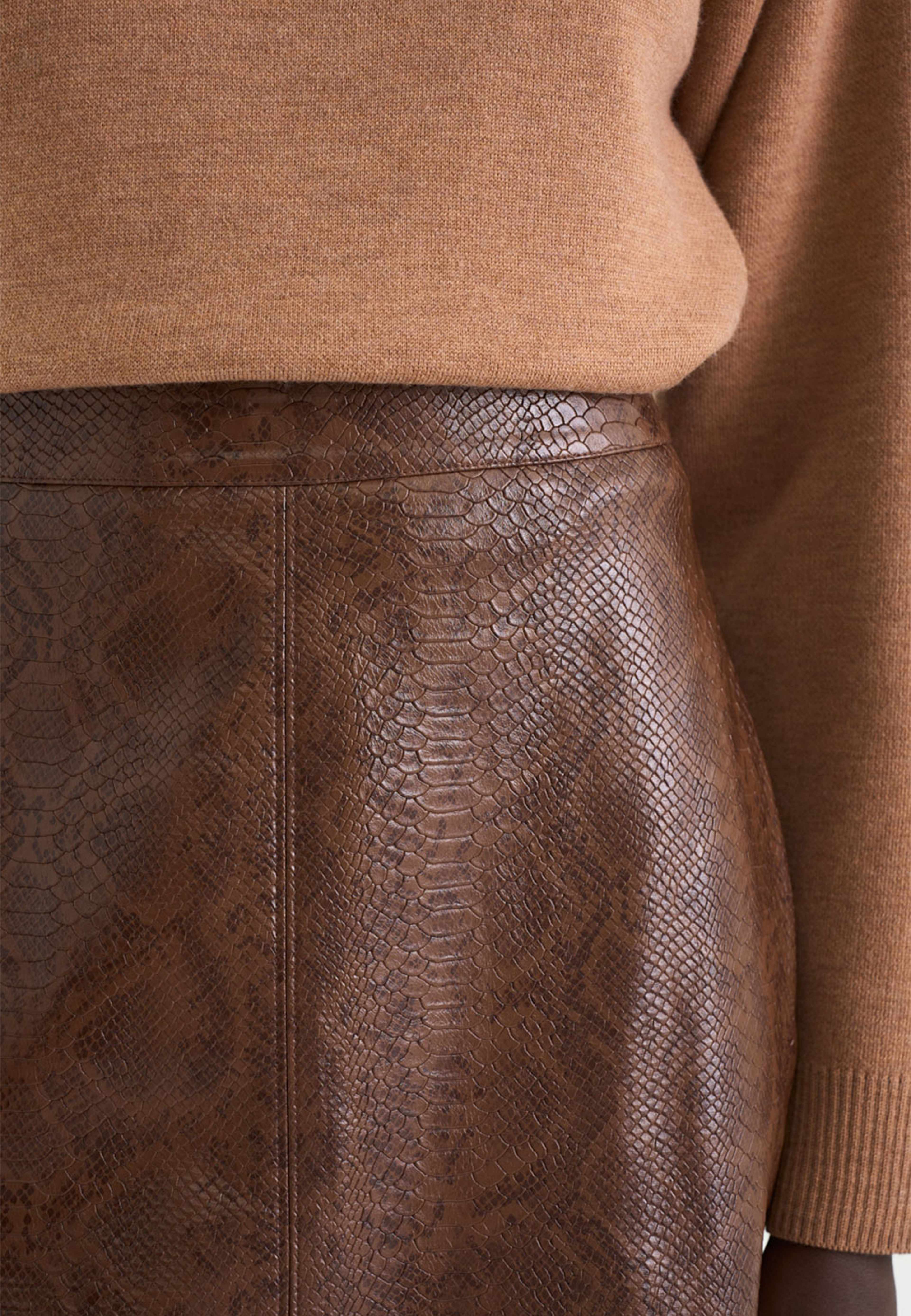 Ramona Faux Leather Skirt, från Twist & Tango, i färgen Brown Snake Print. Klicka för att öppna bilden i stort format