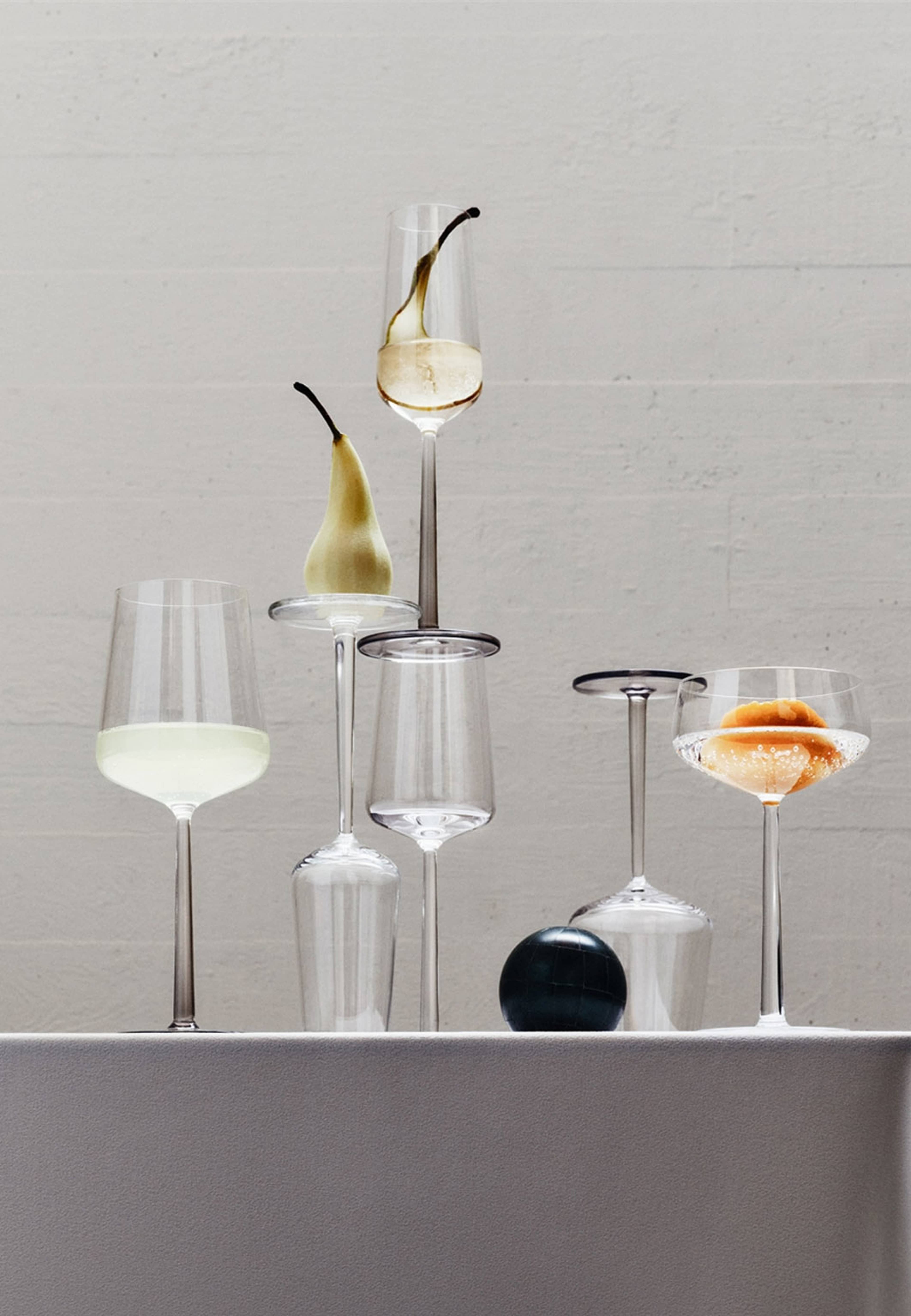 Essence vitvinsglas 33 cl linne 2-pack, från Iittala, i färgen Linne. Klicka för att öppna bilden i stort format