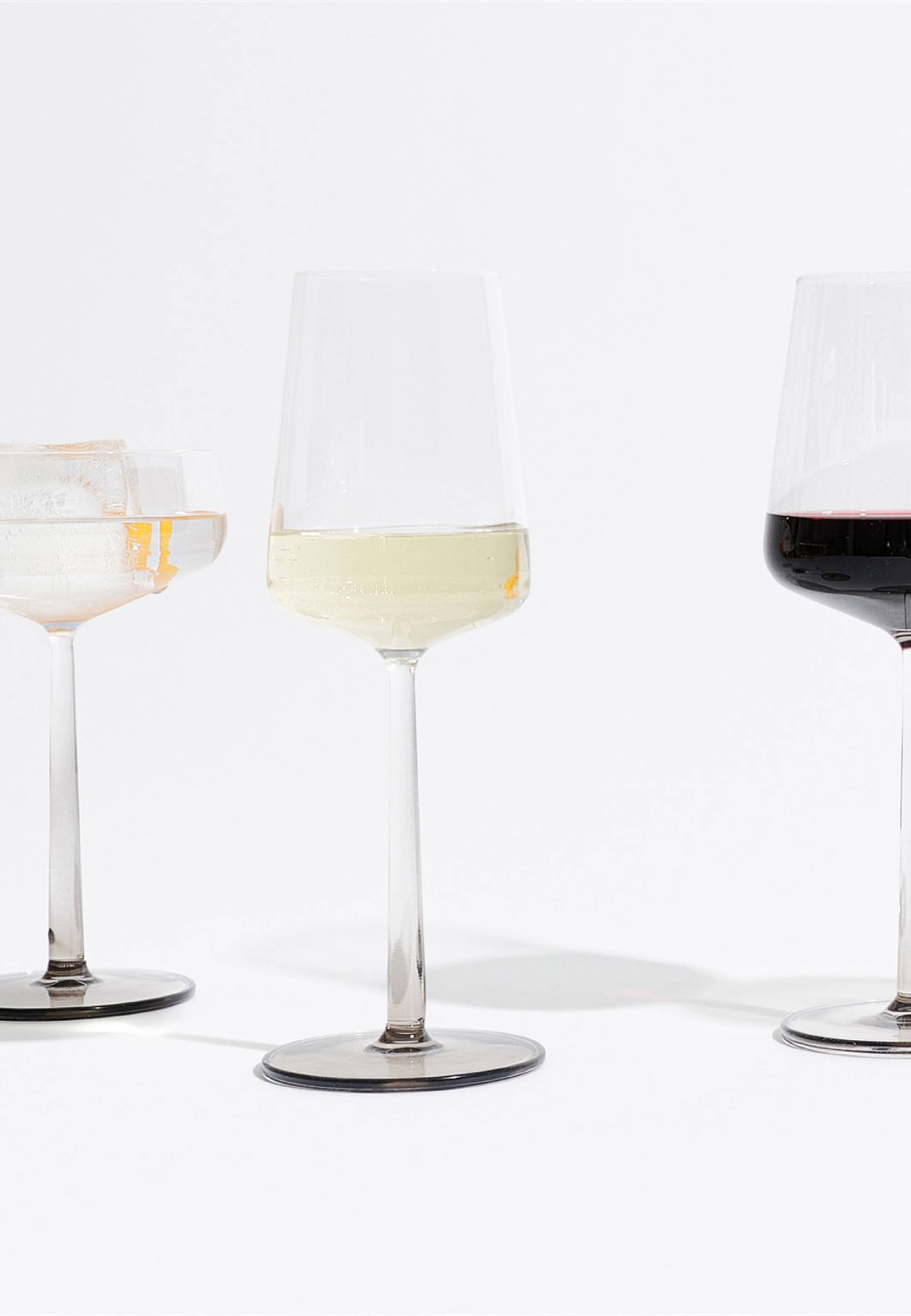 Essence vitvinsglas 33 cl linne 2-pack, från Iittala, i färgen Linne. Klicka för att öppna bilden i stort format