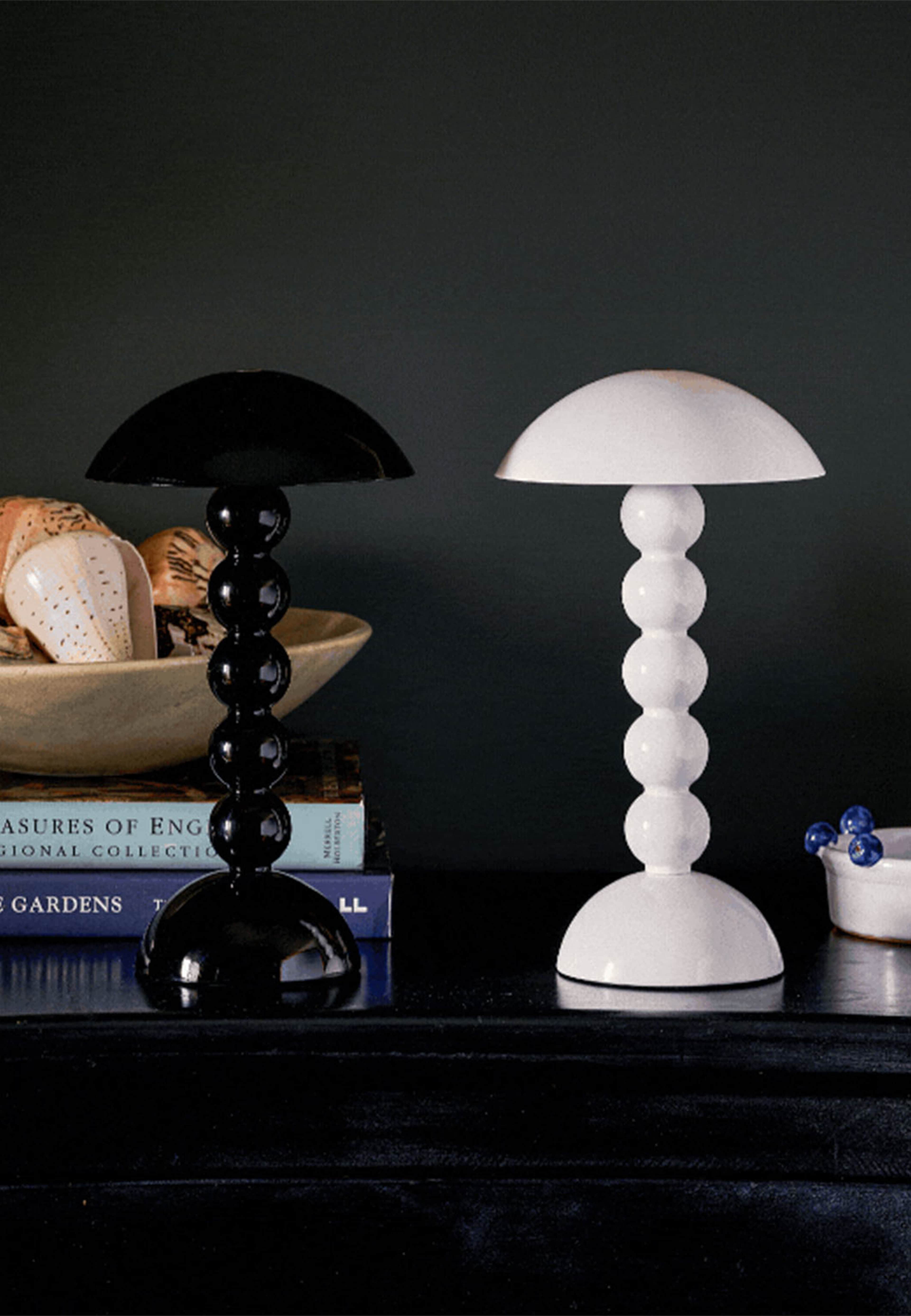30cm Bobbin LED Black, från Addison Ross, i färgen Black. Klicka för att öppna bilden i stort format
