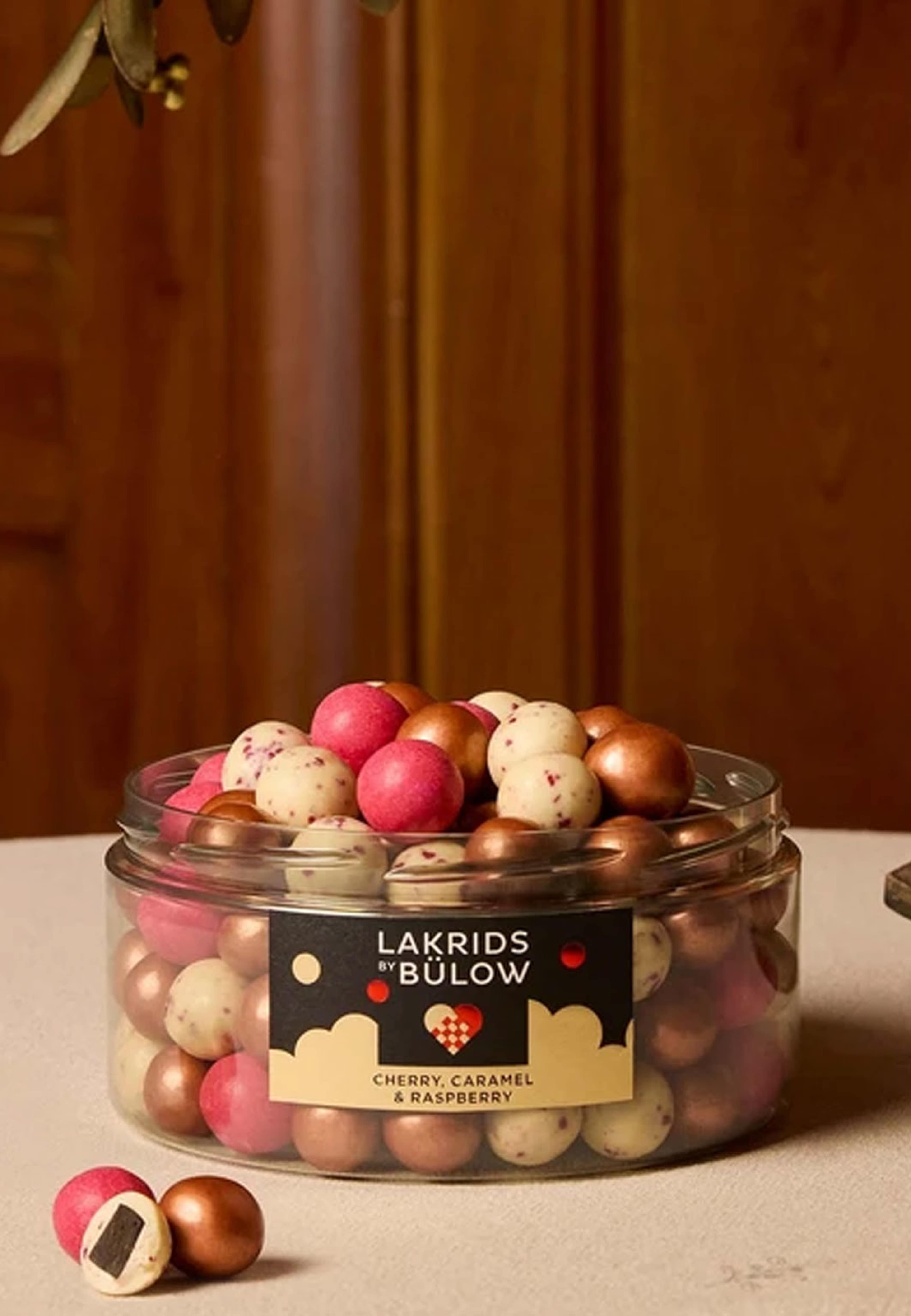 Large Mixed - Classic/Cherry Sour/Crispy Raspberry, från Lakrids by Bülow, i färgen Multi. Klicka för att öppna bilden i stort format