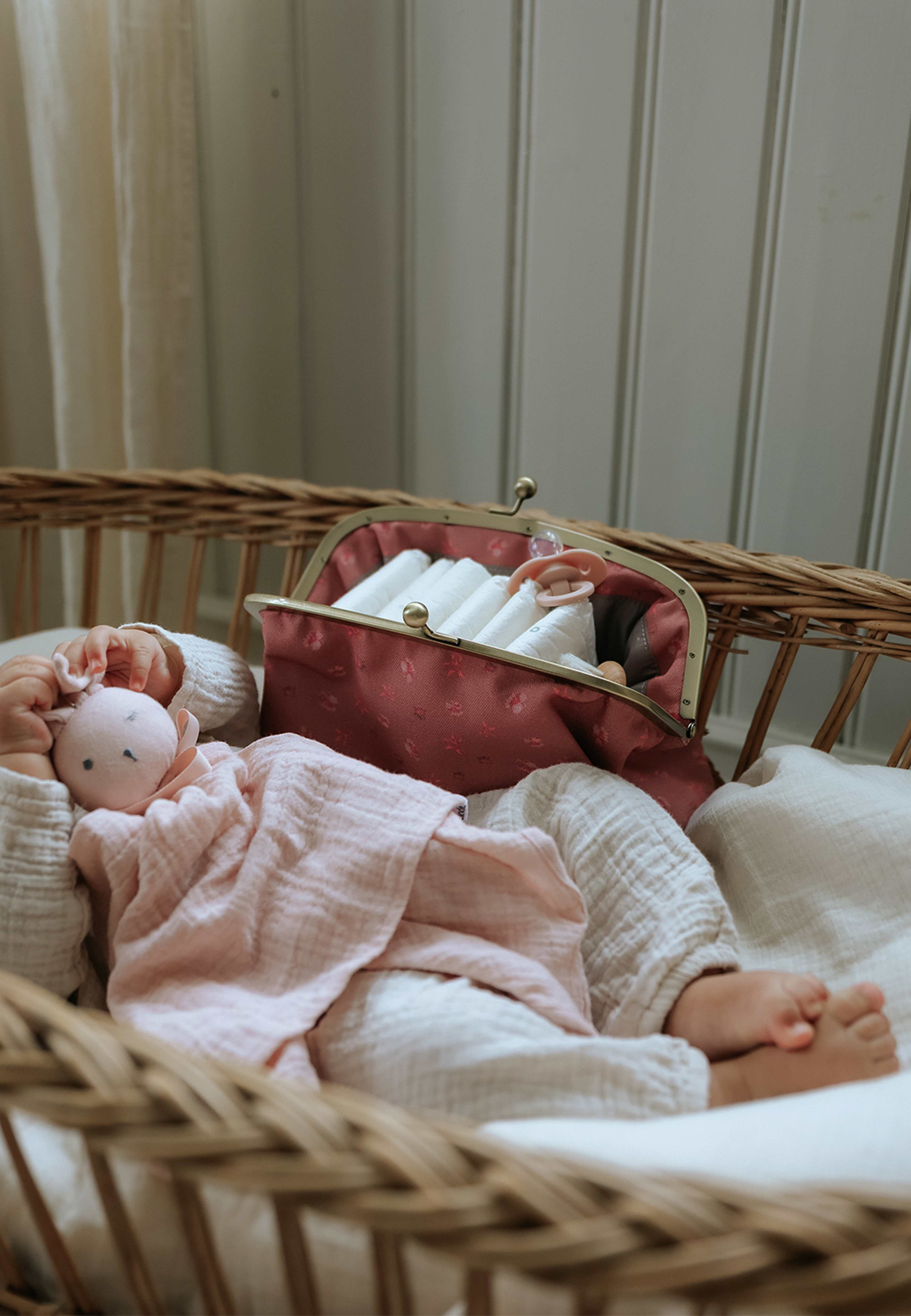 Necessär Zip&Go Pink Petit River Rose, från Elodie Details, i färgen Pink Petit River Rose. Klicka för att öppna bilden i stort format
