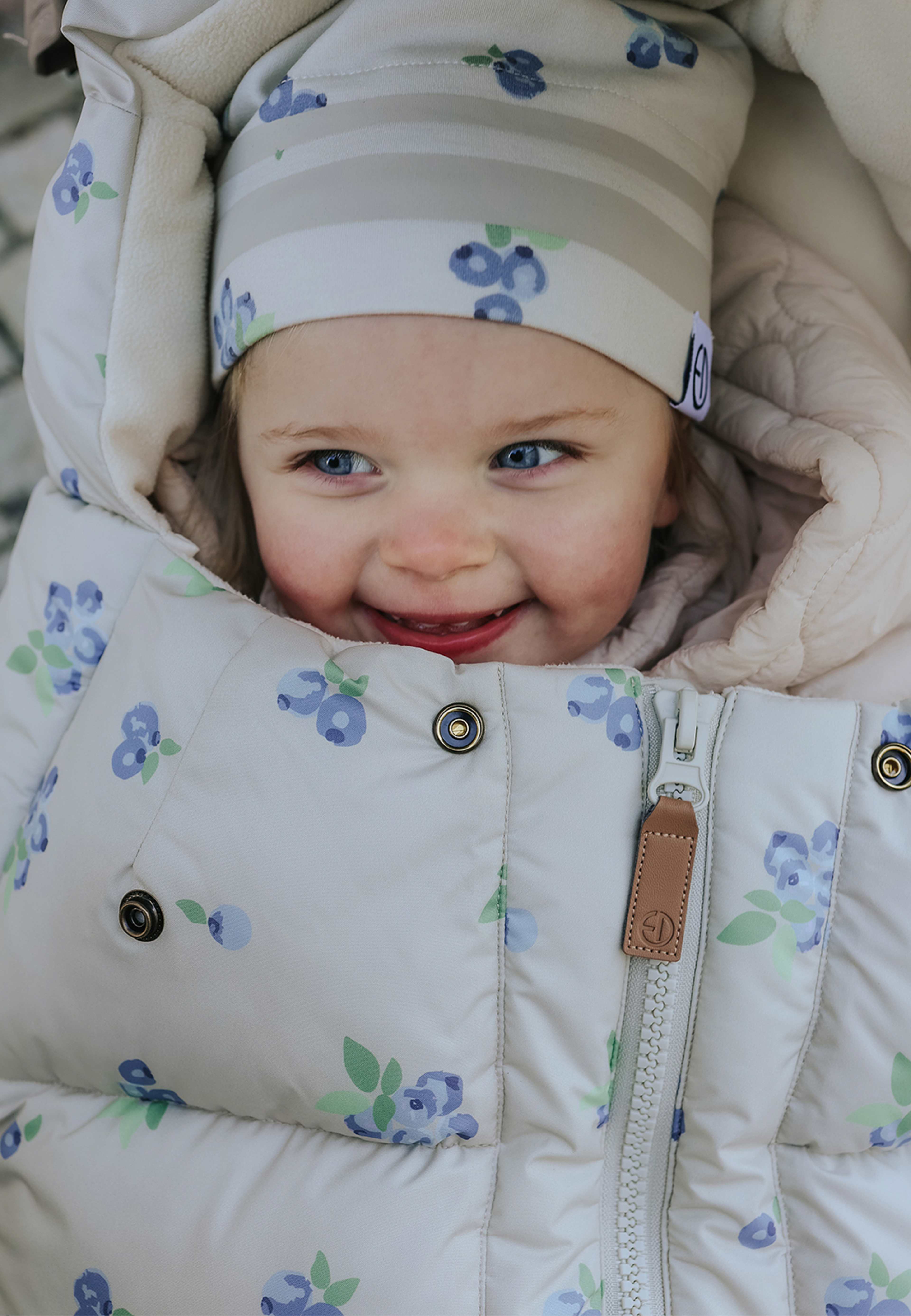 Vintermössa Blueberry Bliss 0-6 mån, från Elodie Details, i färgen Blueberry Bliss. Klicka för att öppna bilden i stort format