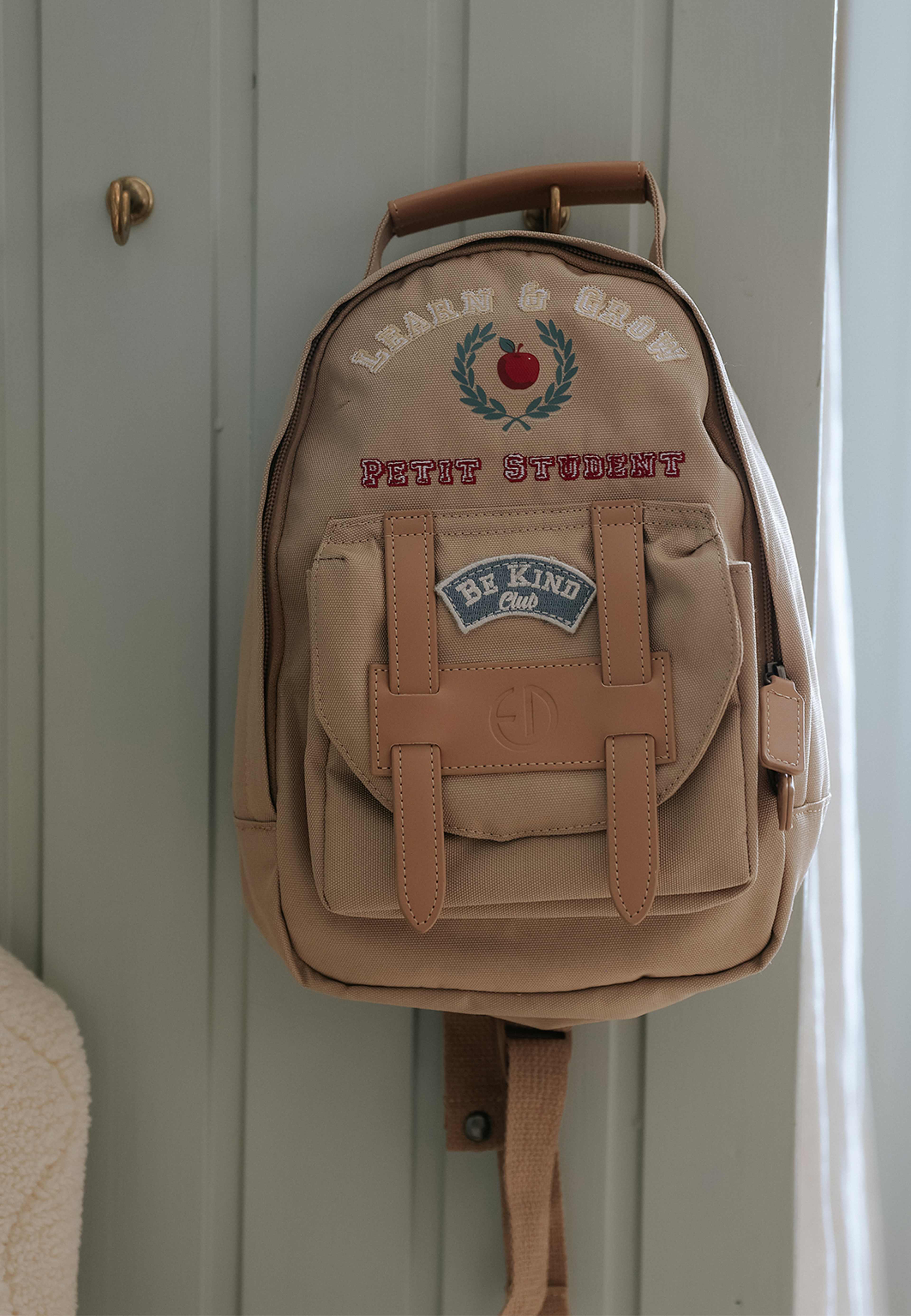 Ryggsäck Backpack MINI Learn & Grow, från Elodie Details, i färgen Learn & Grow. Klicka för att öppna bilden i stort format