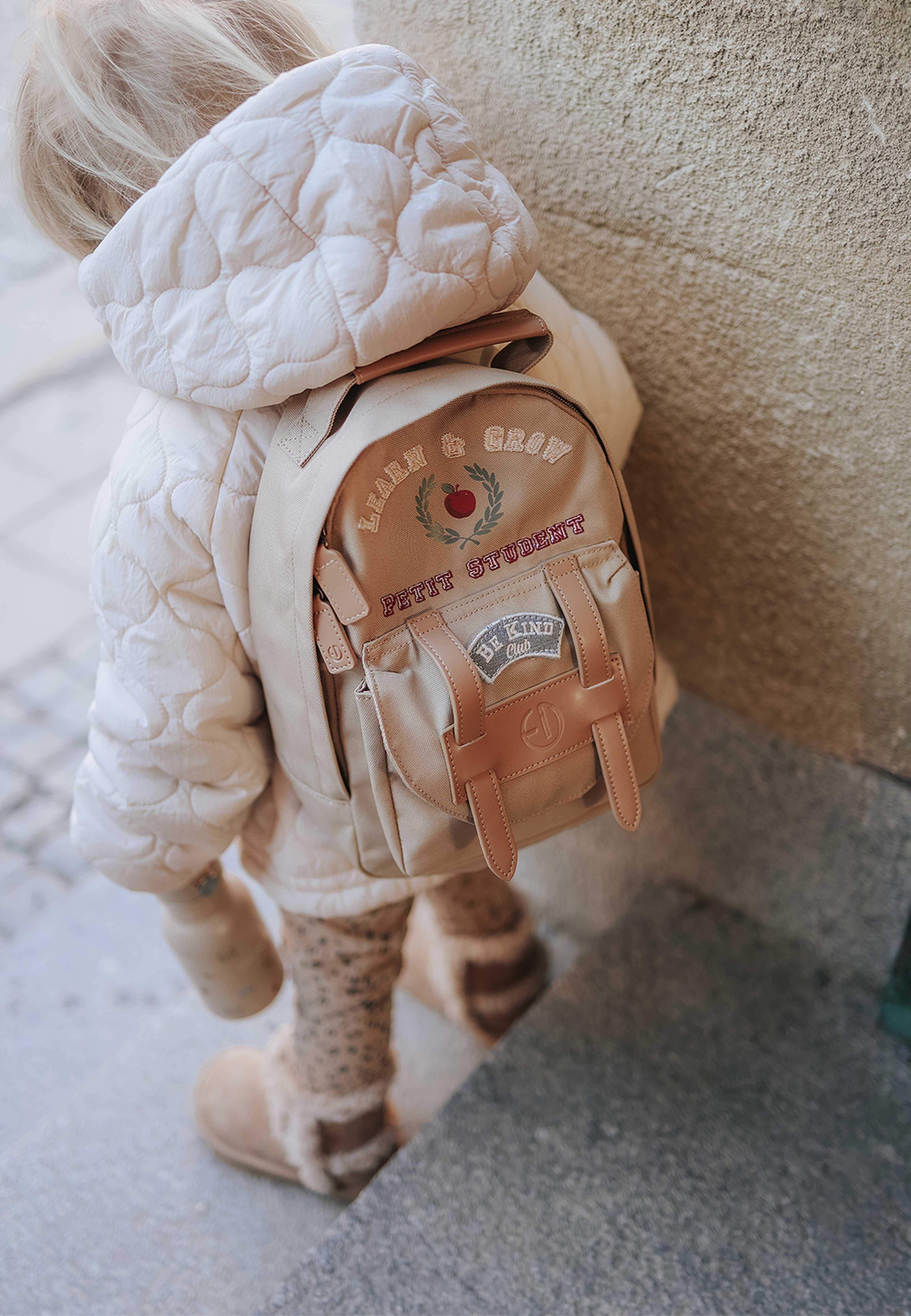 Ryggsäck Backpack MINI Learn & Grow, från Elodie Details, i färgen Learn & Grow. Klicka för att öppna bilden i stort format