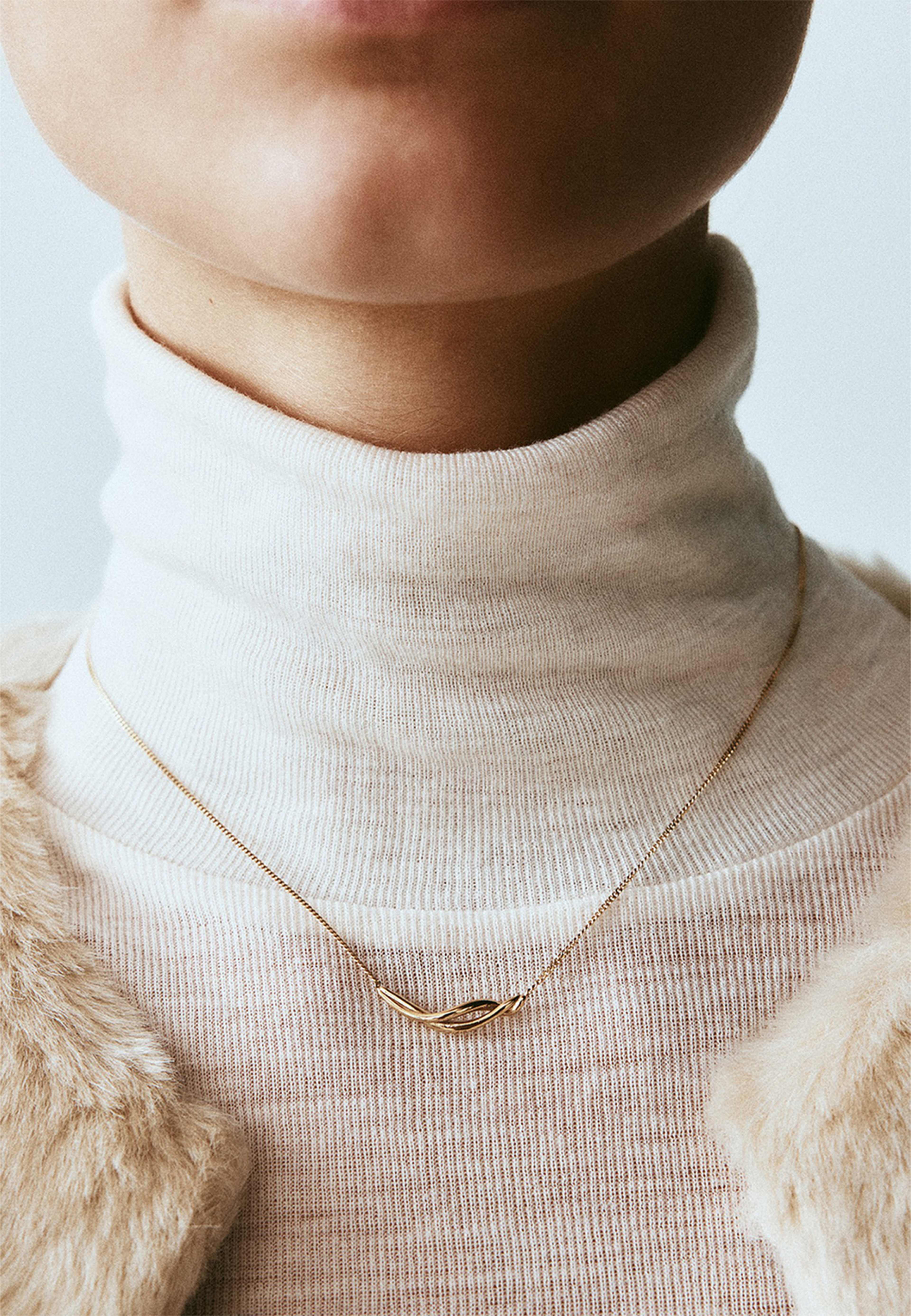 Nouveau Necklace S Gold, från Edblad, i färgen Gold. Klicka för att öppna bilden i stort format