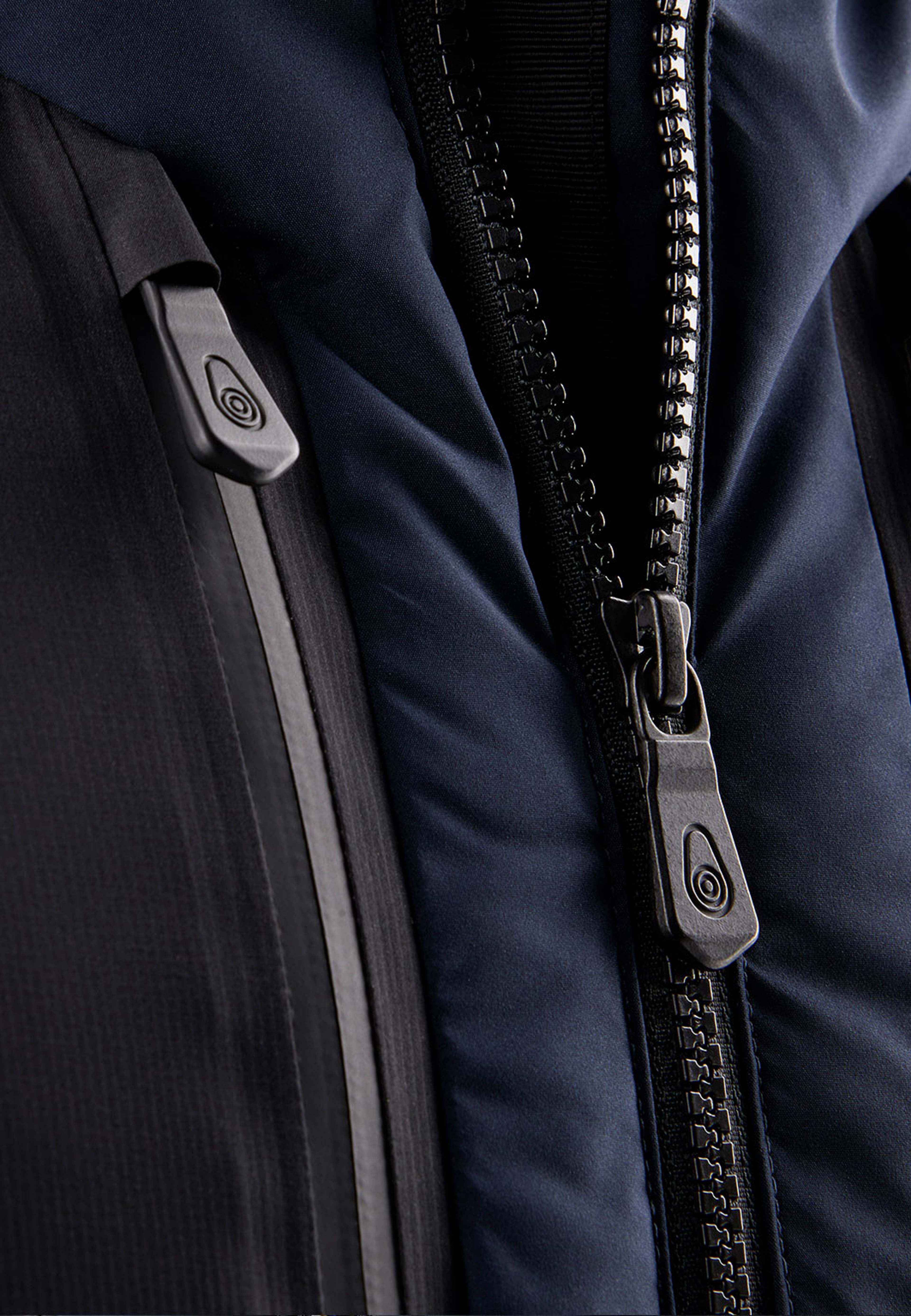 Patrol Down Jacket, från Sail Racing, i färgen Dark Navy. Klicka för att öppna bilden i stort format