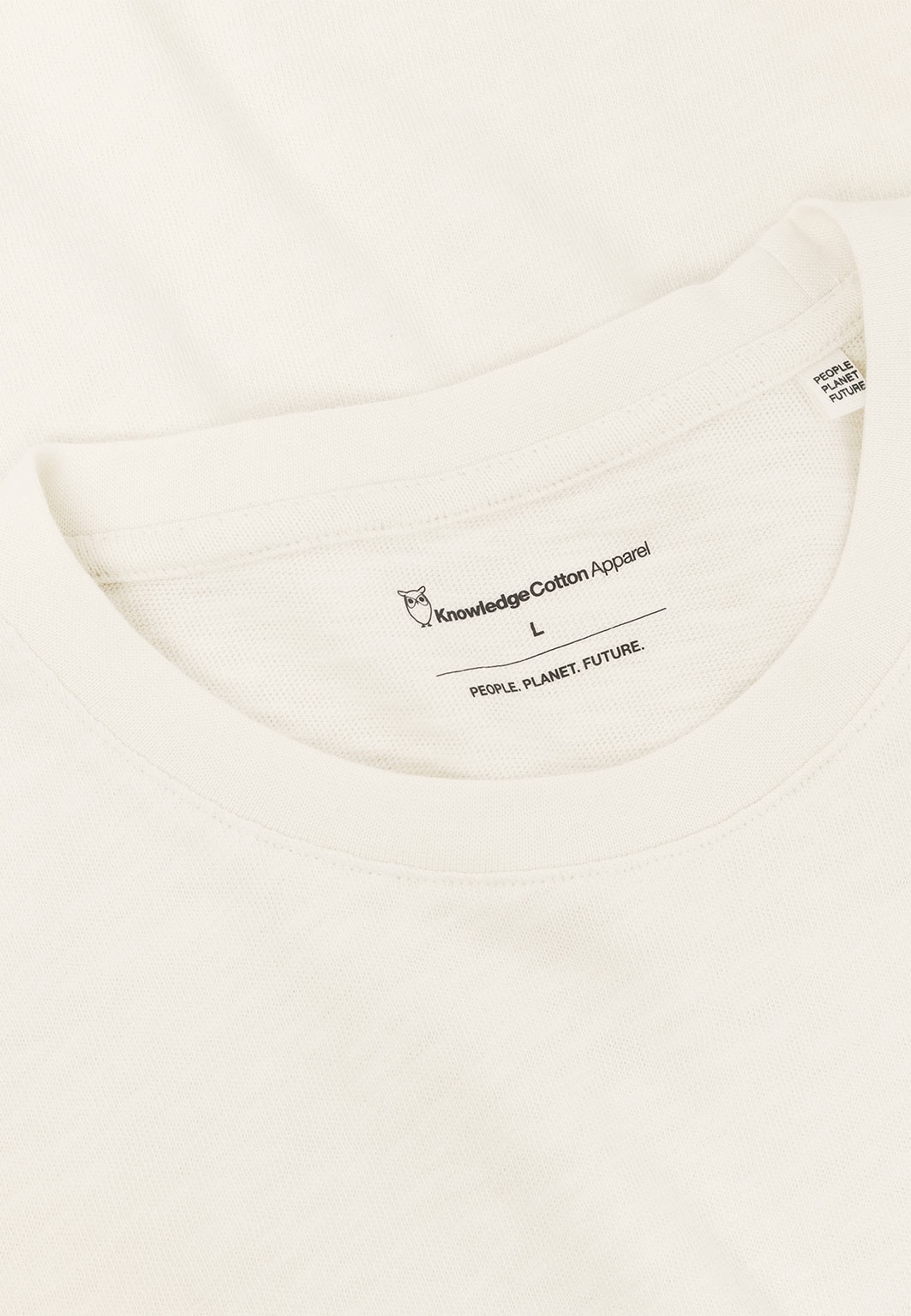 Chest Embroidery T-Shirt, från Knowledge Cotton Apparel, i färgen 1387 Egret. Klicka för att öppna bilden i stort format