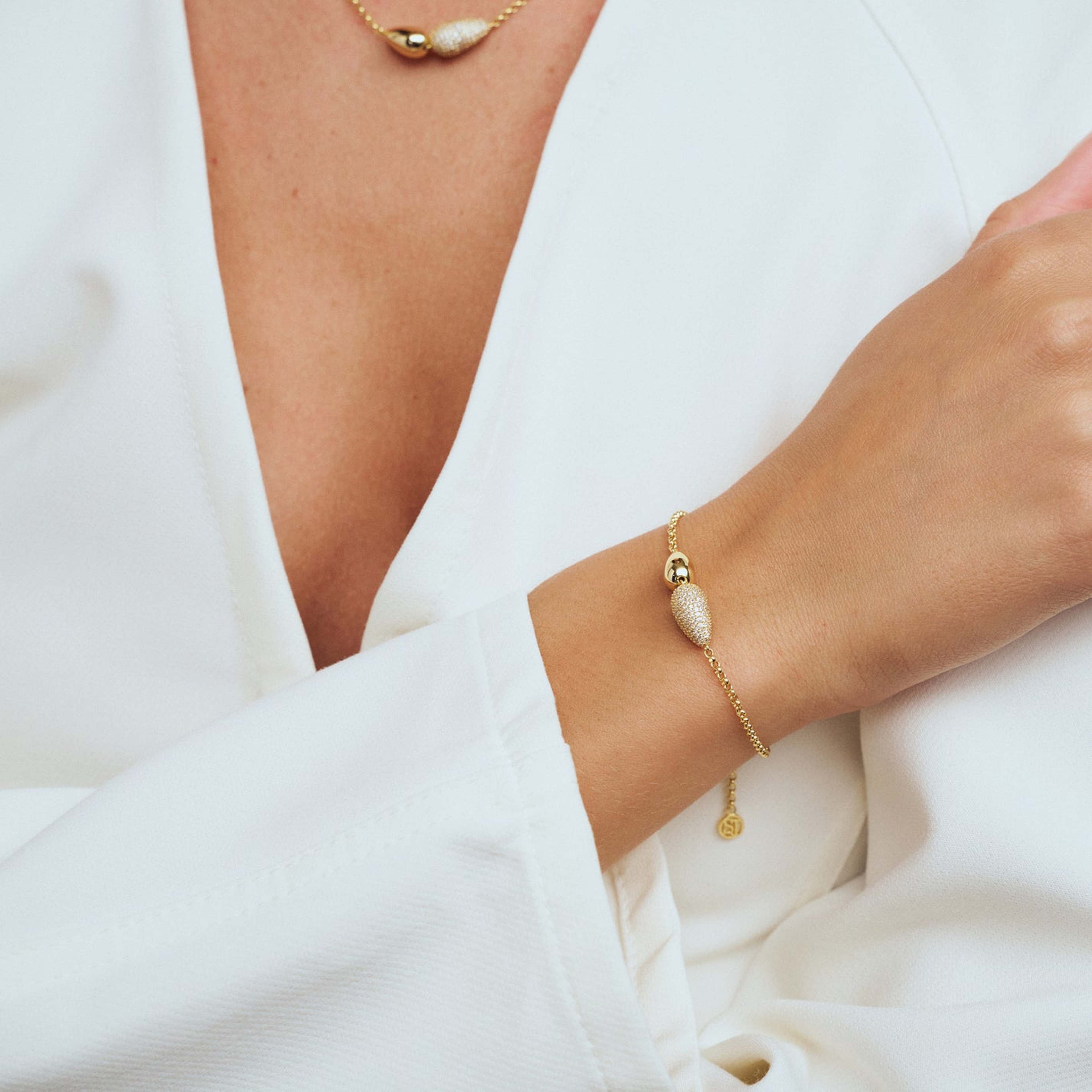 Armband Goccia Due, från Sif Jakobs Jewellery, i färgen gold.
