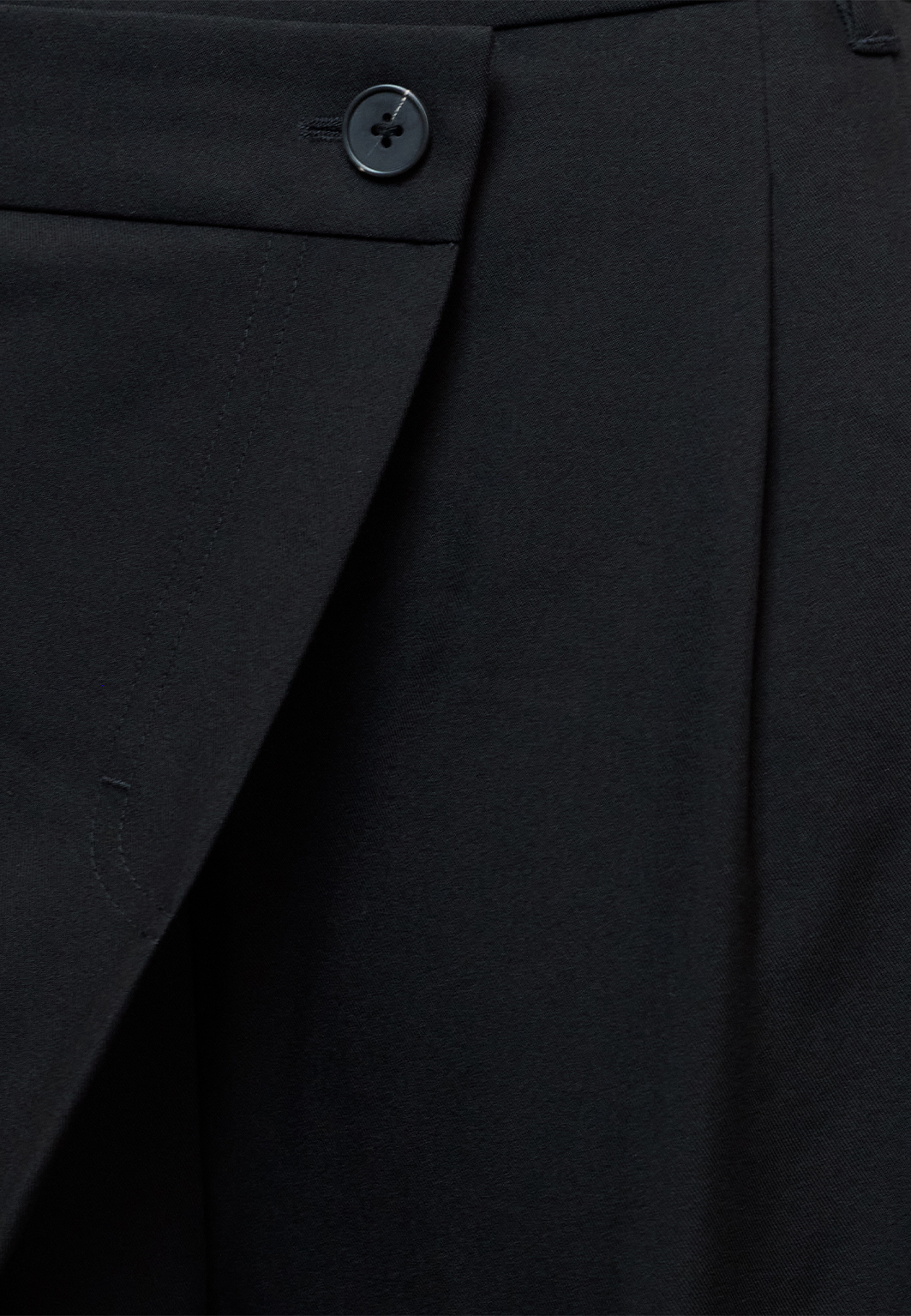 Junis Asymmetric Front Trouser, från French Connection, i färgen Black. Klicka för att öppna bilden i stort format