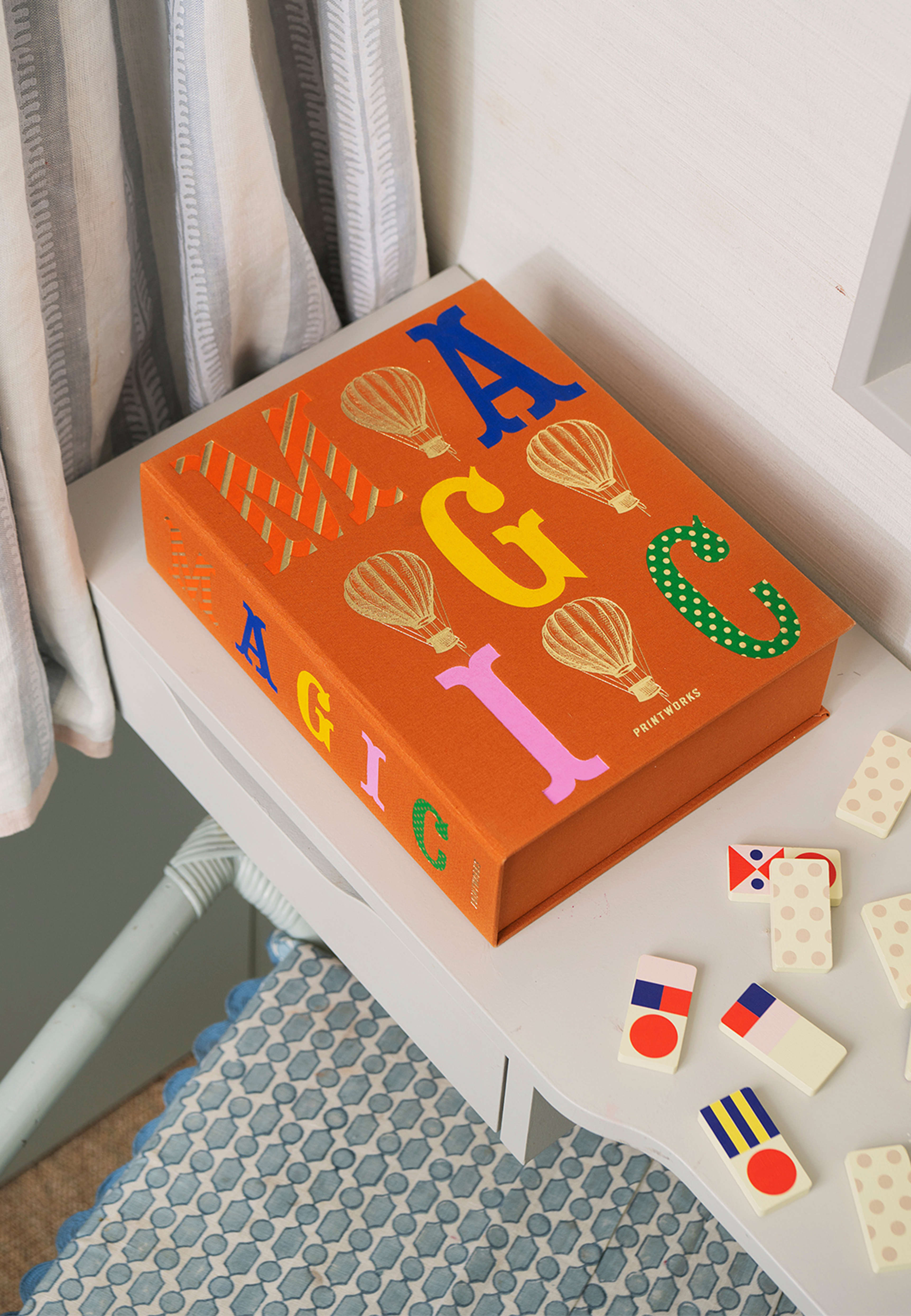 Förvaringsbox - Magic, från Printworks, i färgen Orange Multi. Klicka för att öppna bilden i stort format