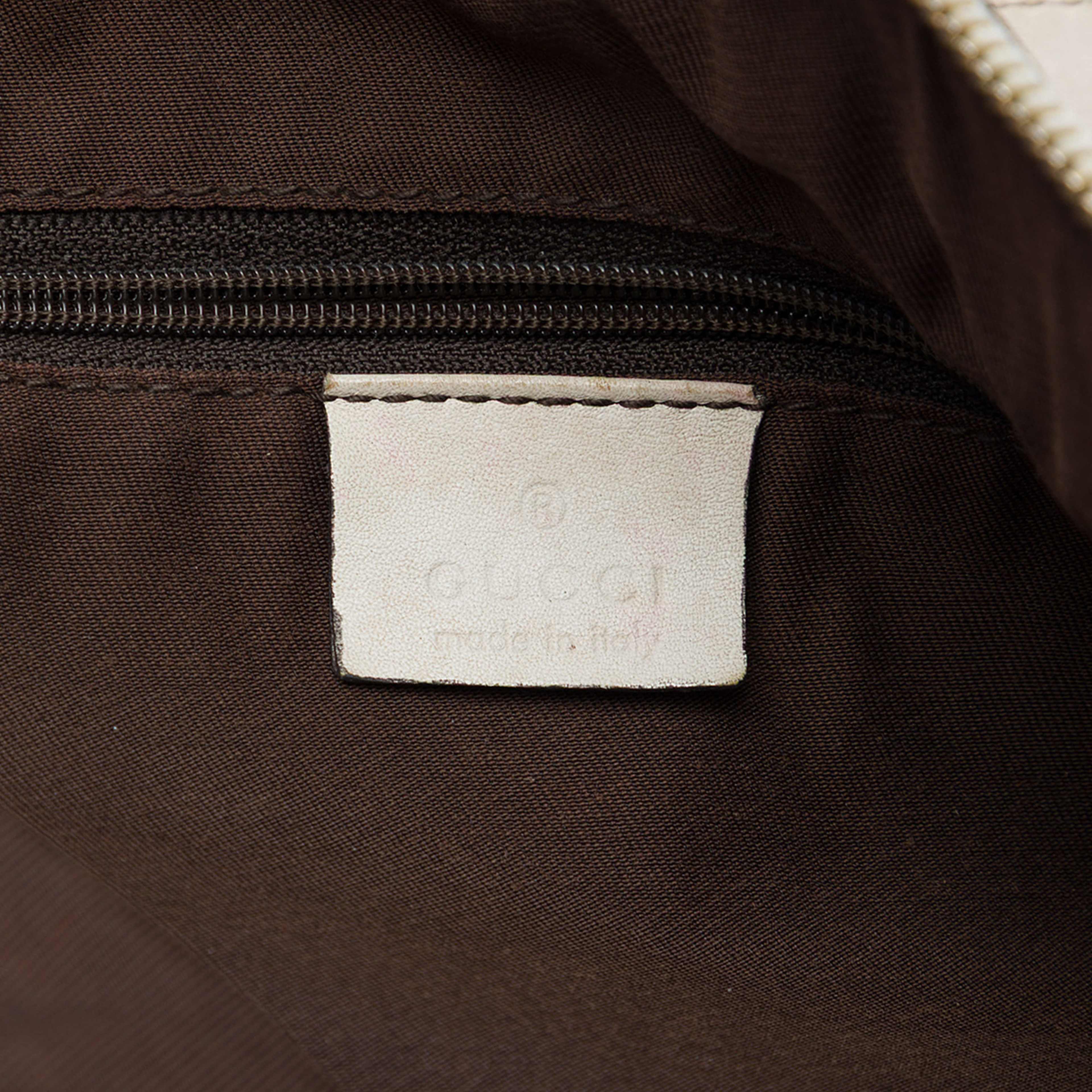 Gucci Gg Canvas Abbey D Ring Crossbody, från Luxclusif, i färgen beige. Klicka för att öppna bilden i stort format