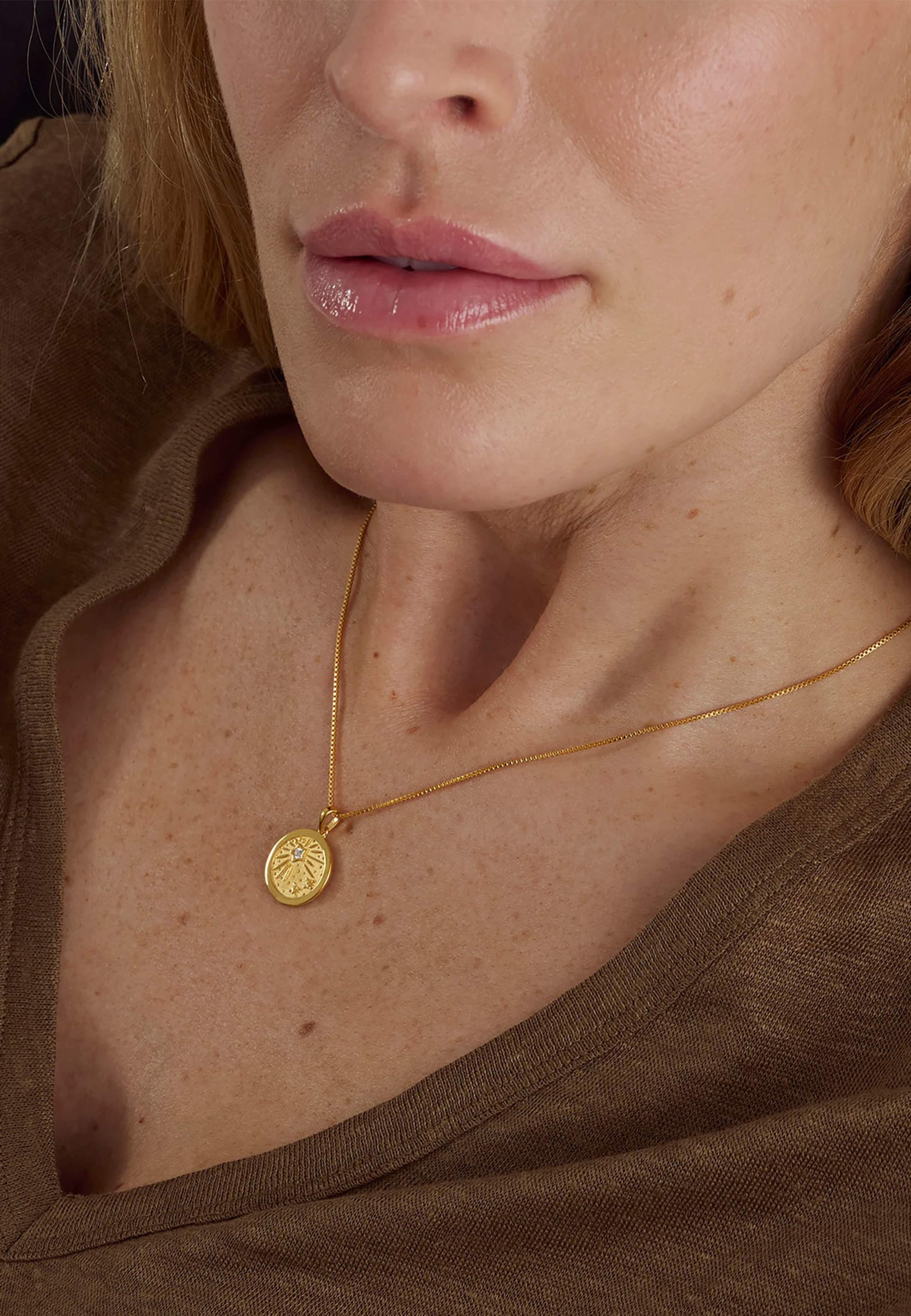 Lucky Coin Such A Star Necklace, från Syster P, i färgen Gold. Klicka för att öppna bilden i stort format