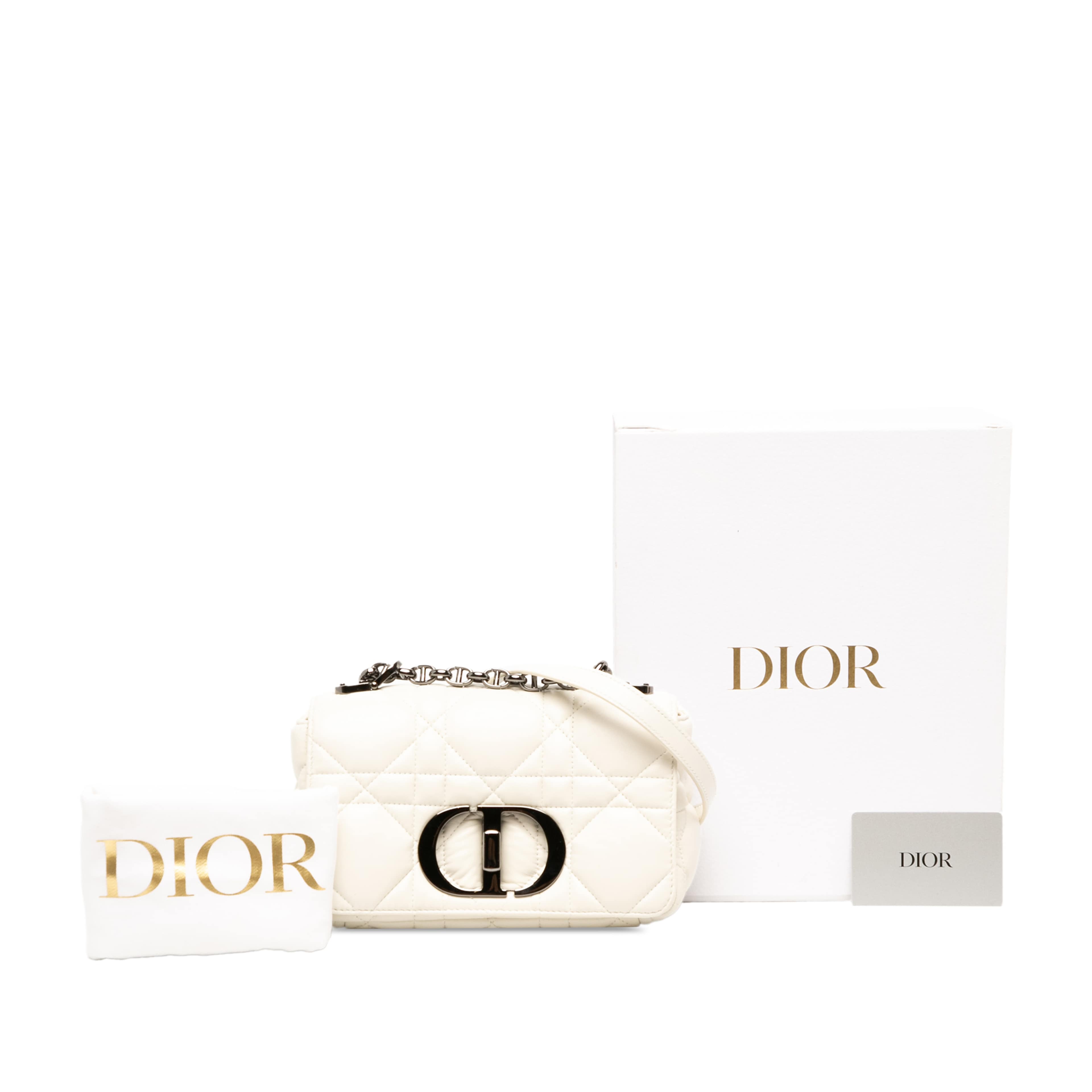 Dior Small Lambskin Macrocannage Caro Bag, från Luxclusif, i färgen vit. Klicka för att öppna bilden i stort format