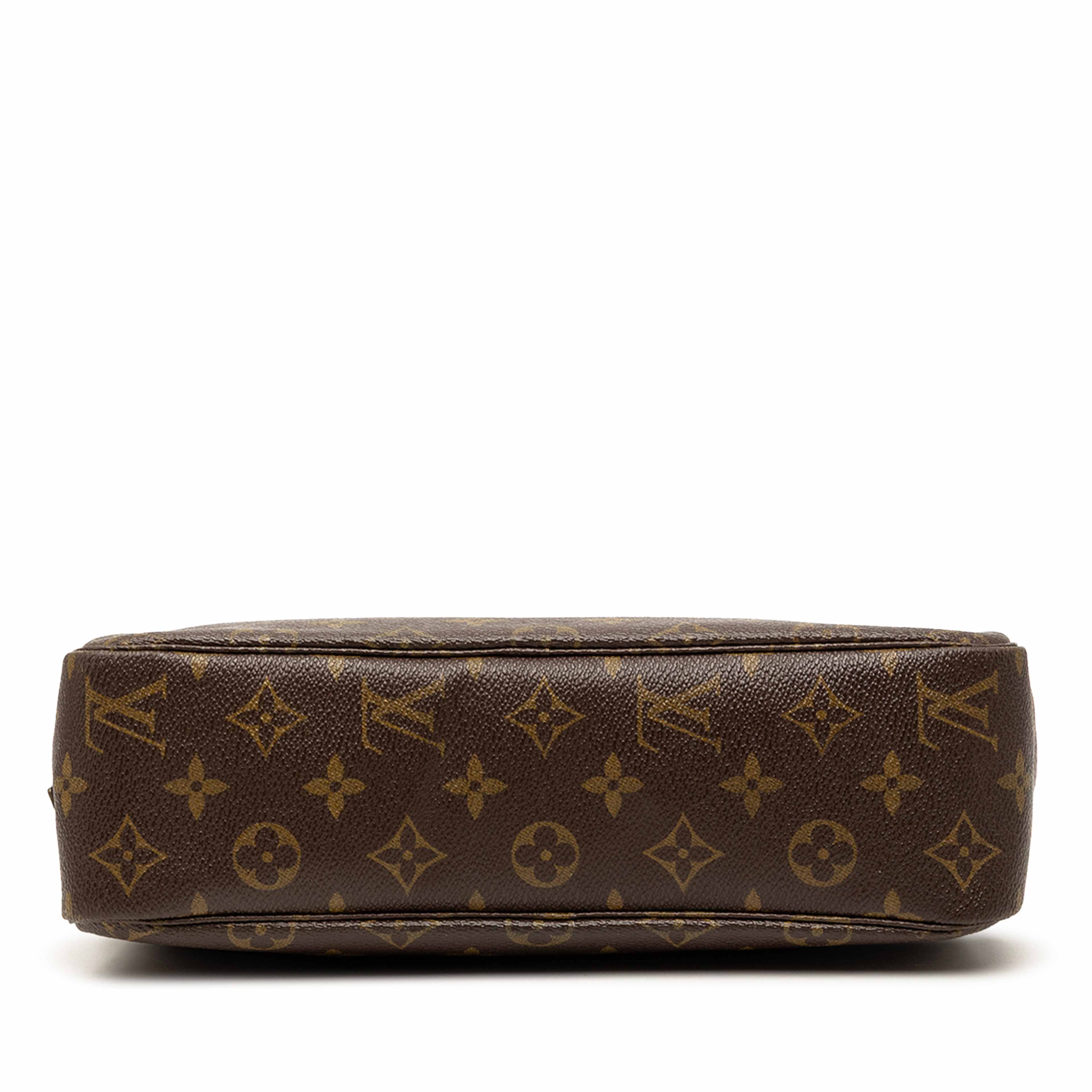 Louis Vuitton Monogram Trousse Toilette 28, från Luxclusif, i färgen brown. Klicka för att öppna bilden i stort format