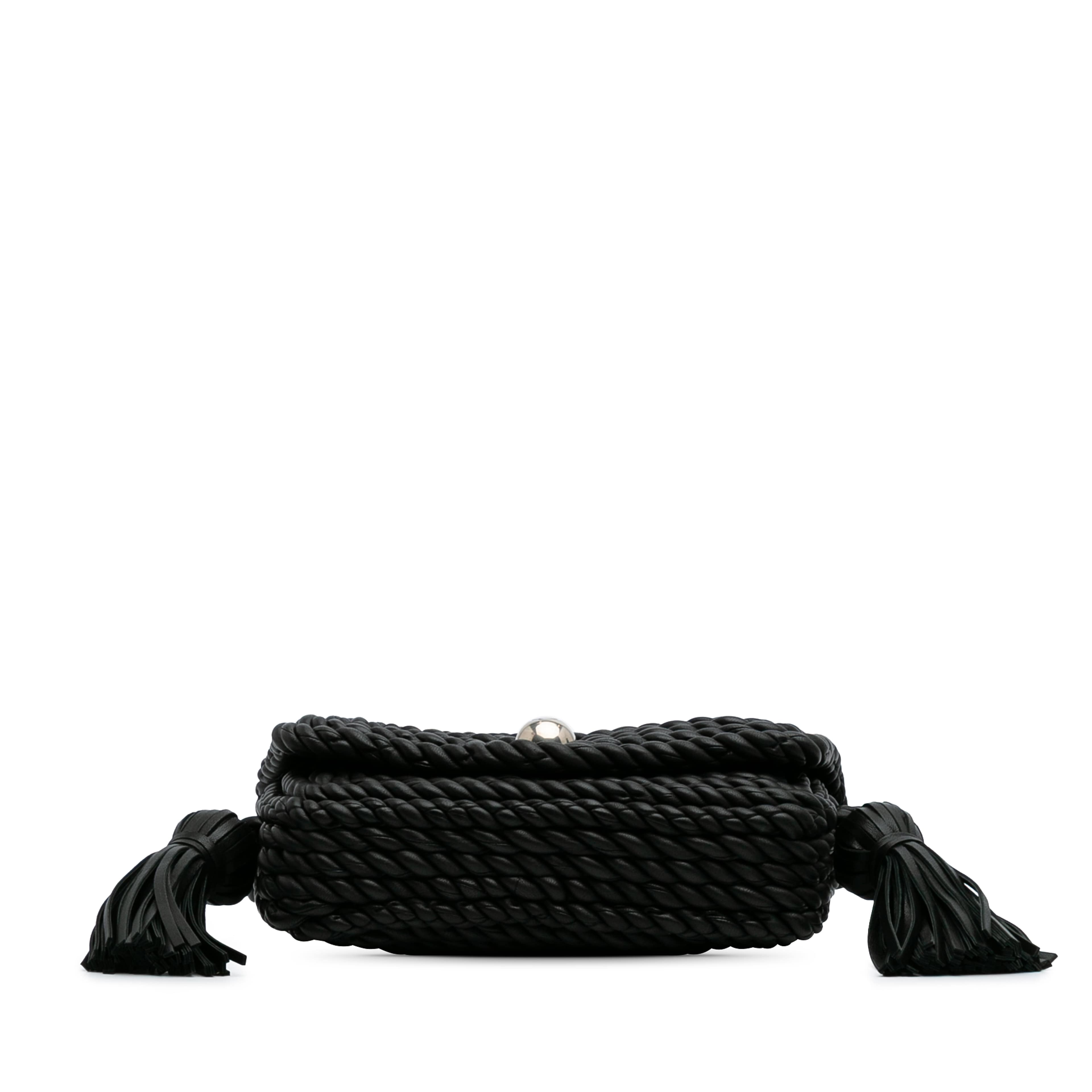 Bottega Veneta Lambskin Torchon Classic Tasseled Twisted Crossbody, från Luxclusif, i färgen svart. Klicka för att öppna bilden i stort format