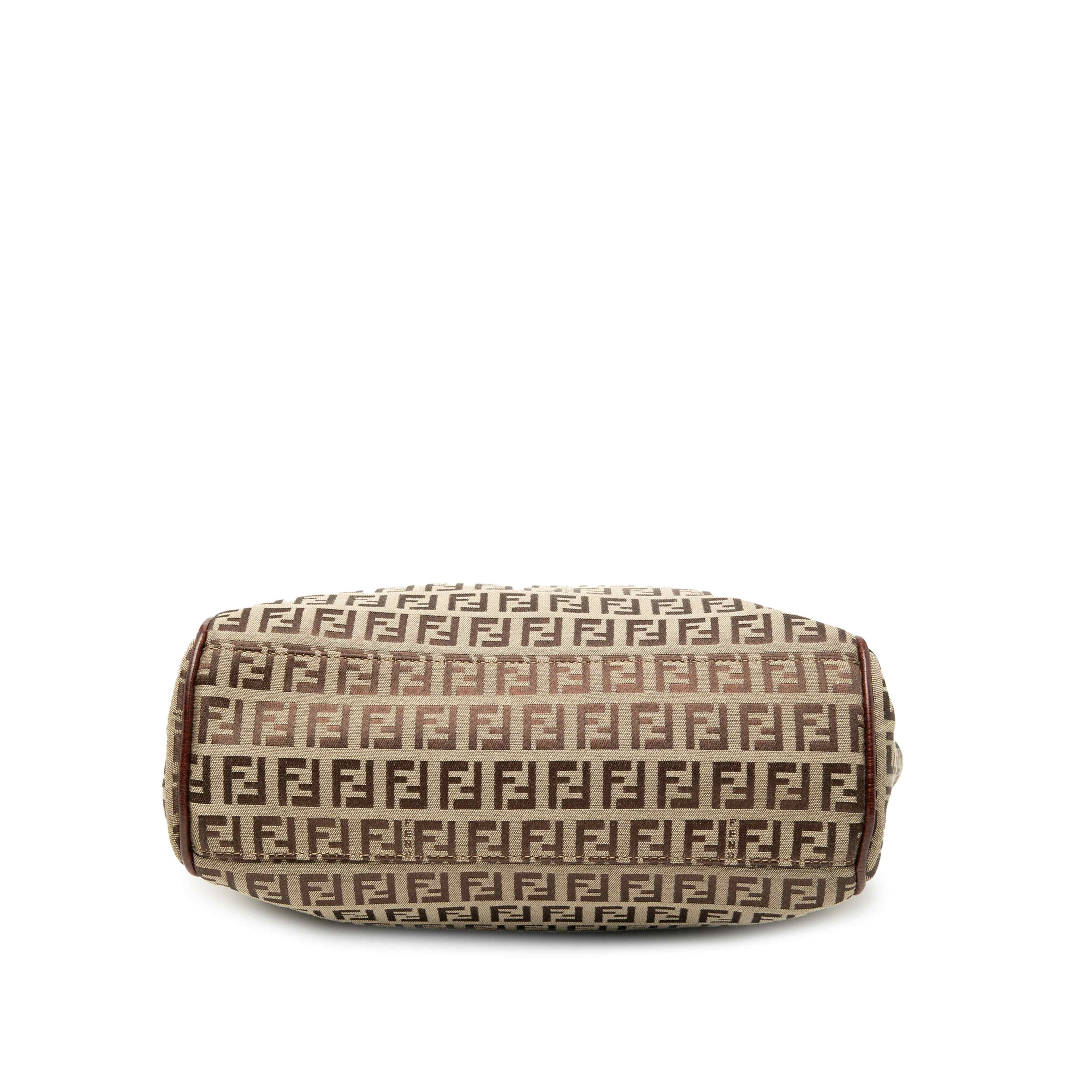 Fendi Zucchino Canvas Tote, från Luxclusif, i färgen brown. Klicka för att öppna bilden i stort format