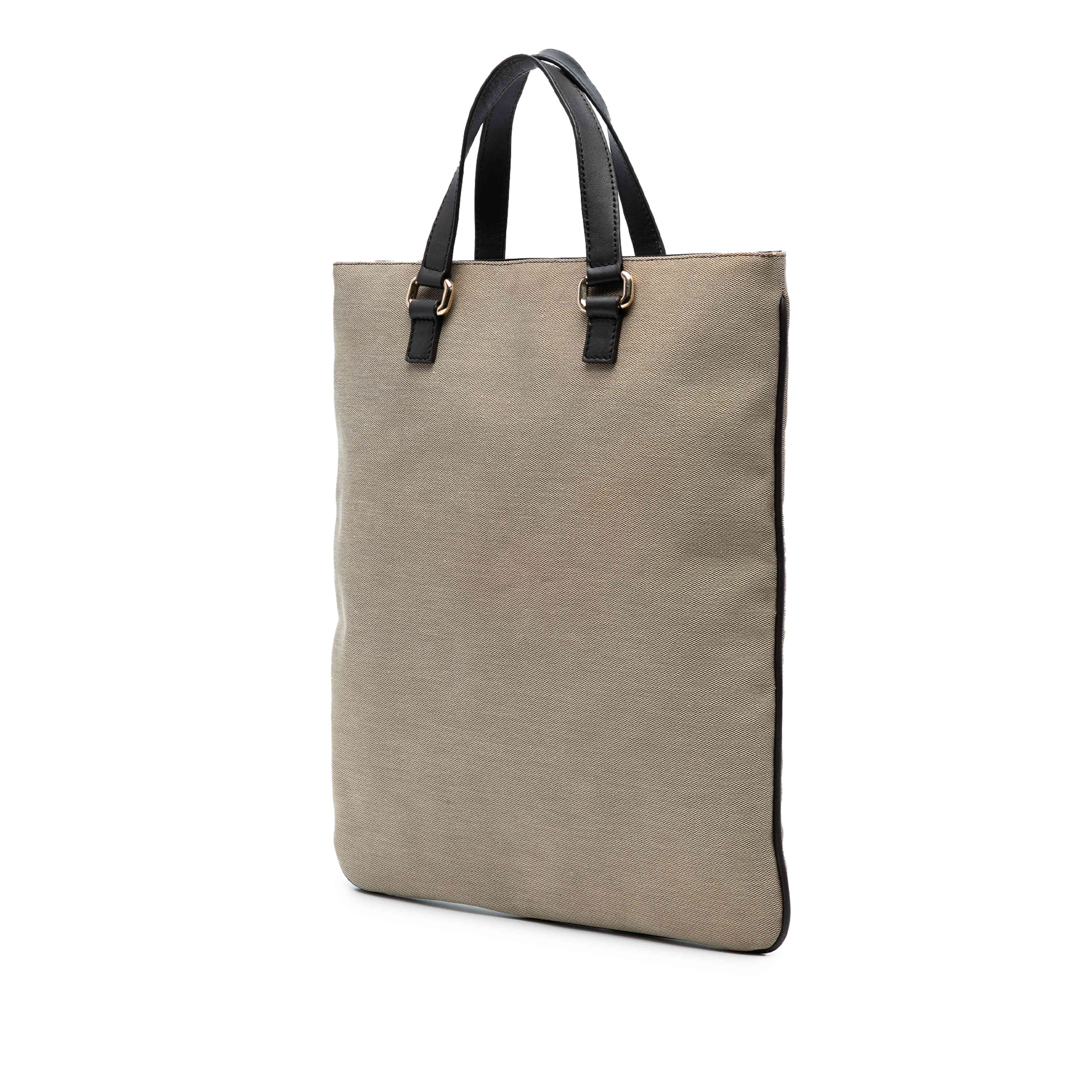 Gucci Canvas Tote, från Luxclusif, i färgen beige. Klicka för att öppna bilden i stort format