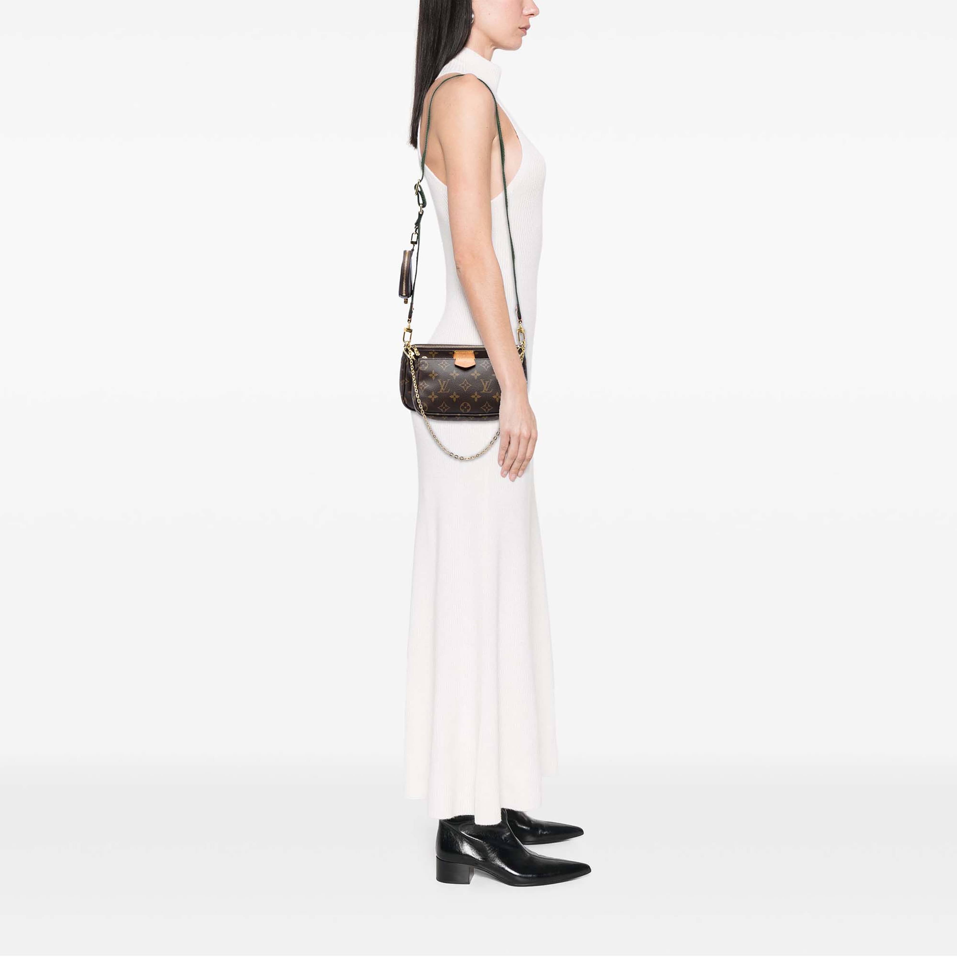 Louis Vuitton Monogram Multi Pochette Accessoires, från Luxclusif, i färgen brun. Klicka för att öppna bilden i stort format
