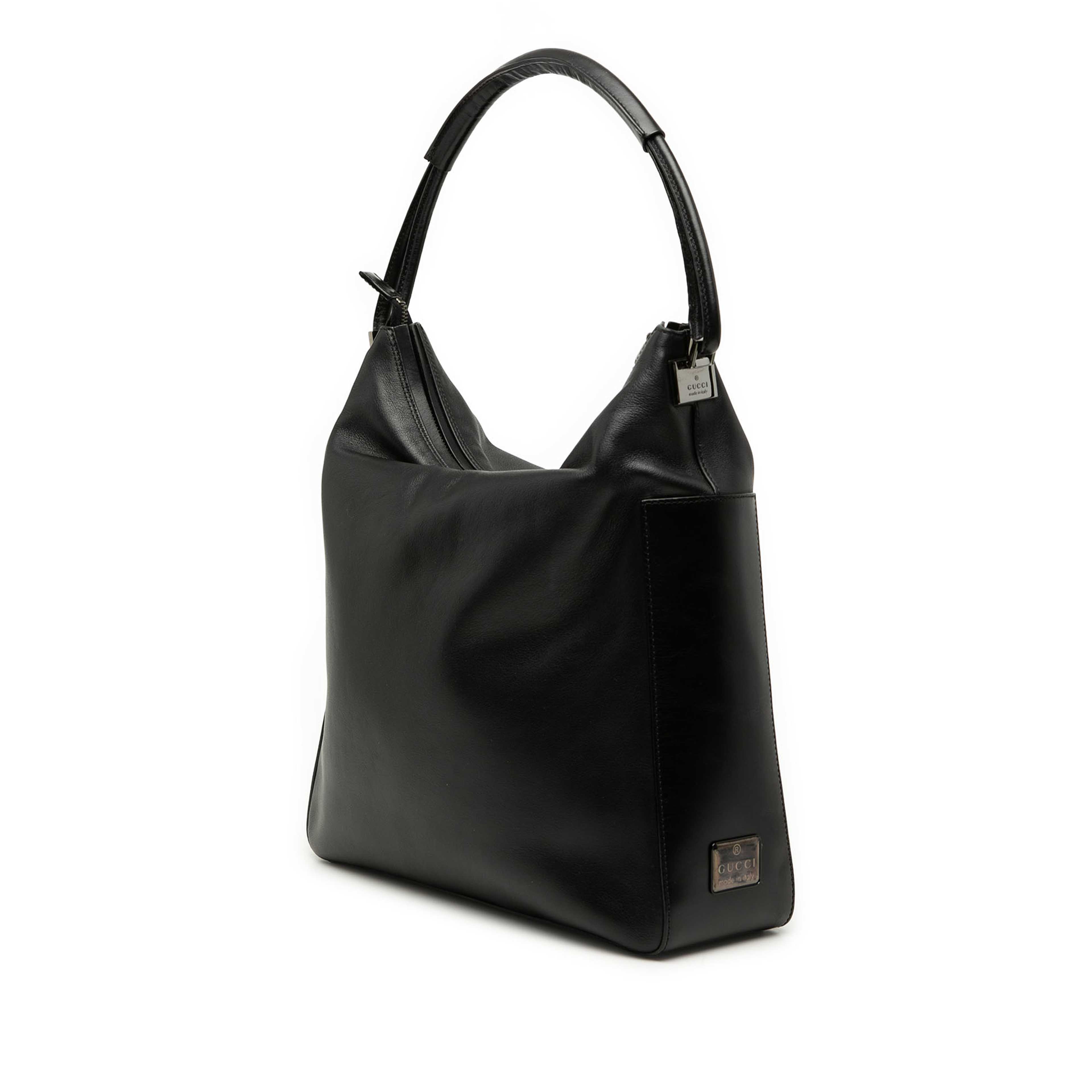 Gucci Leather Shoulder Bag, från Luxclusif, i färgen black. Klicka för att öppna bilden i stort format