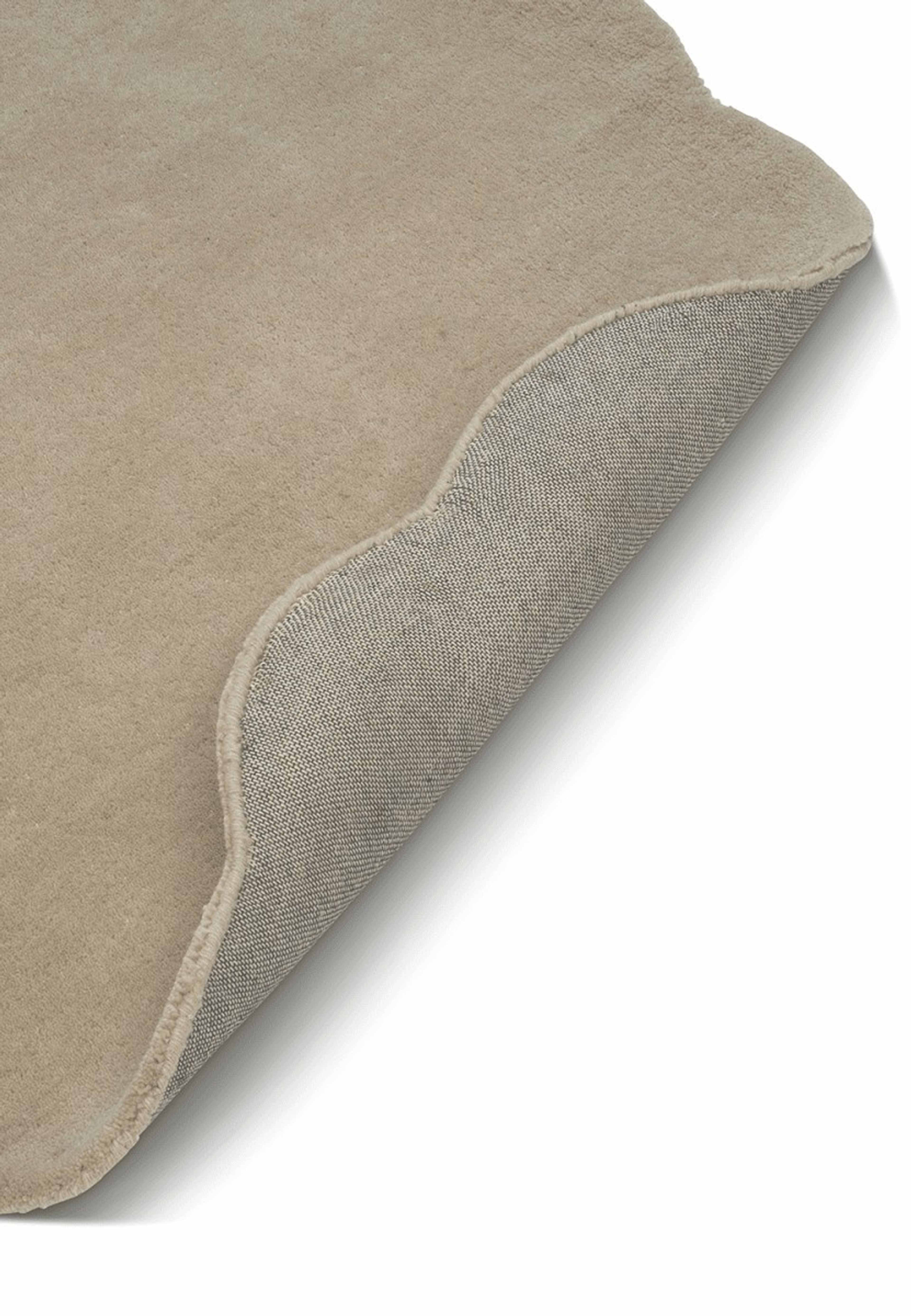 Matta Shell Rund 120cm, från Classic Collection, i färgen beige. Klicka för att öppna bilden i stort format