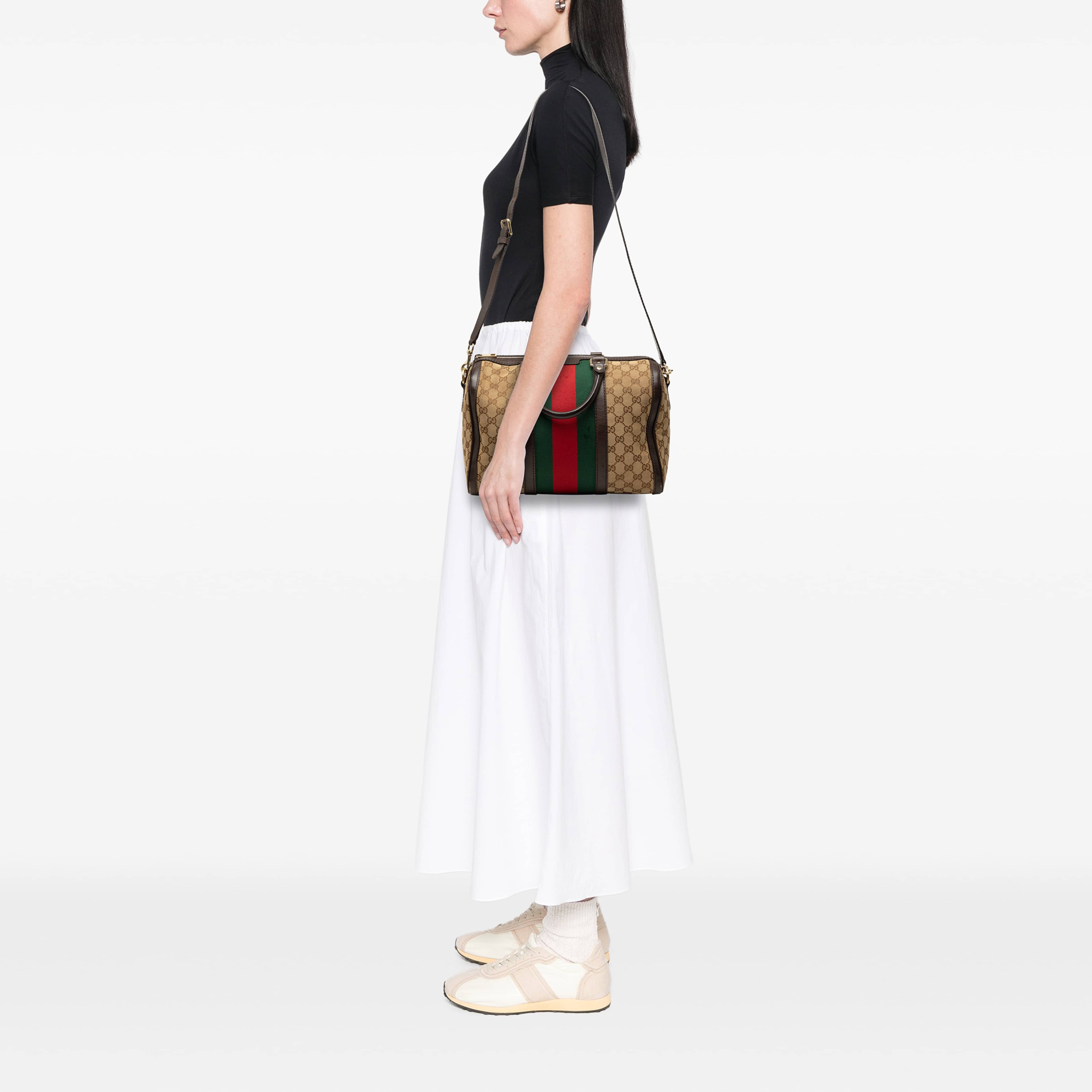 Gucci Medium Gg Canvas Web Joy Boston Bag, från Luxclusif, i färgen beige. Klicka för att öppna bilden i stort format