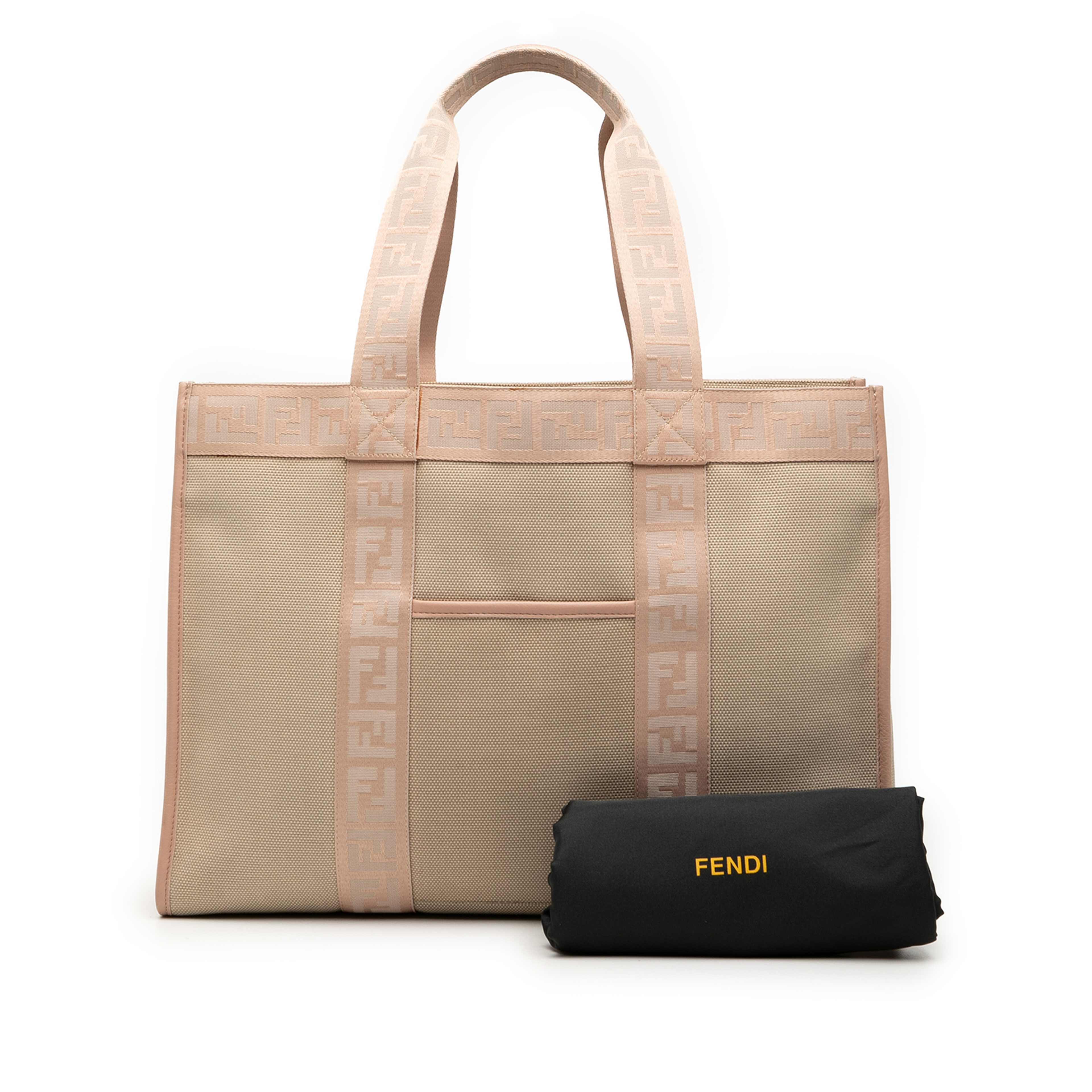 Fendi Zucca Trimmed Canvas Tote, från Luxclusif, i färgen rosa. Klicka för att öppna bilden i stort format